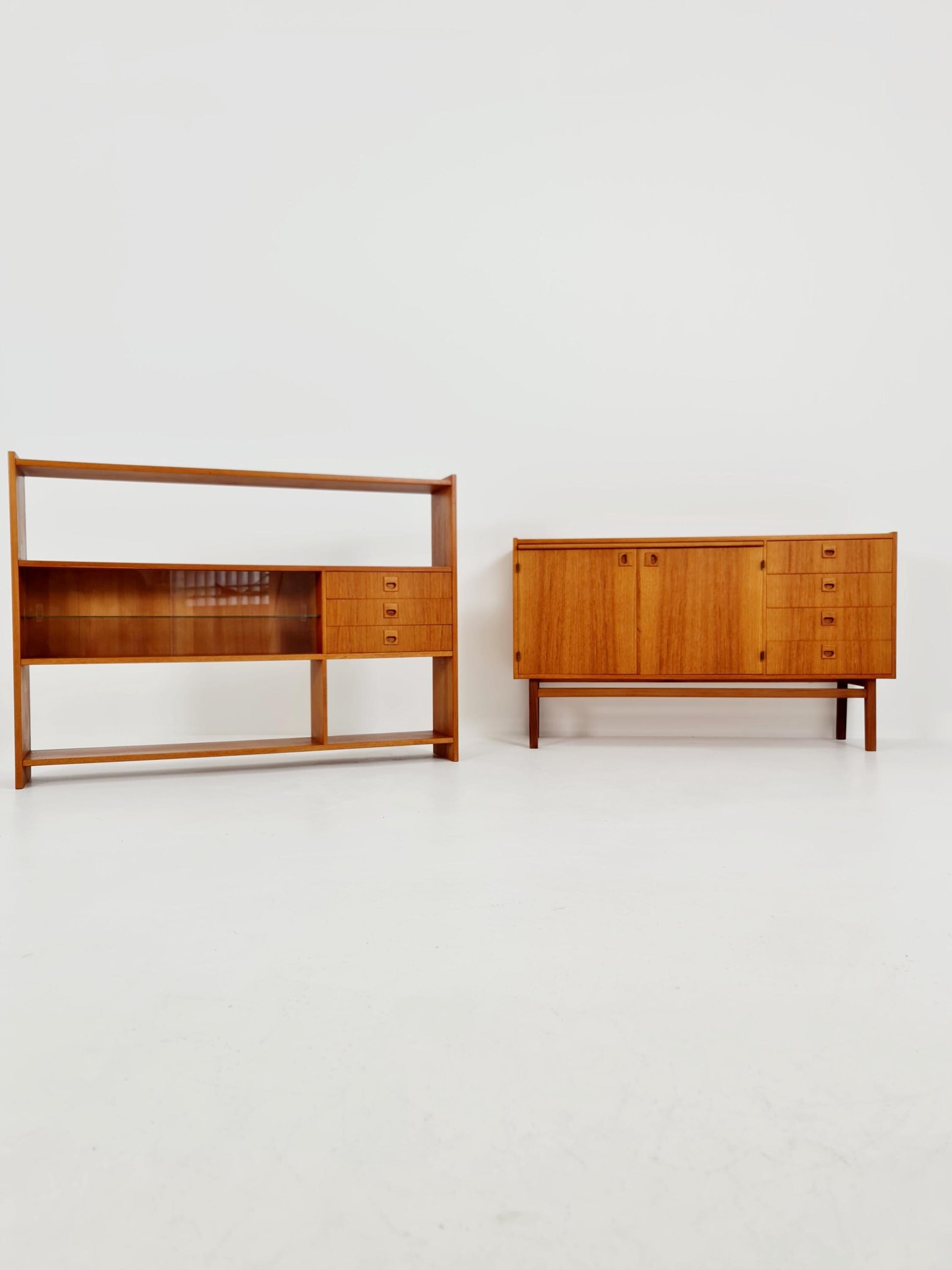 Danish freestanding vintage bookshelf system/ book case teak by Bengt Ruda, 1960s