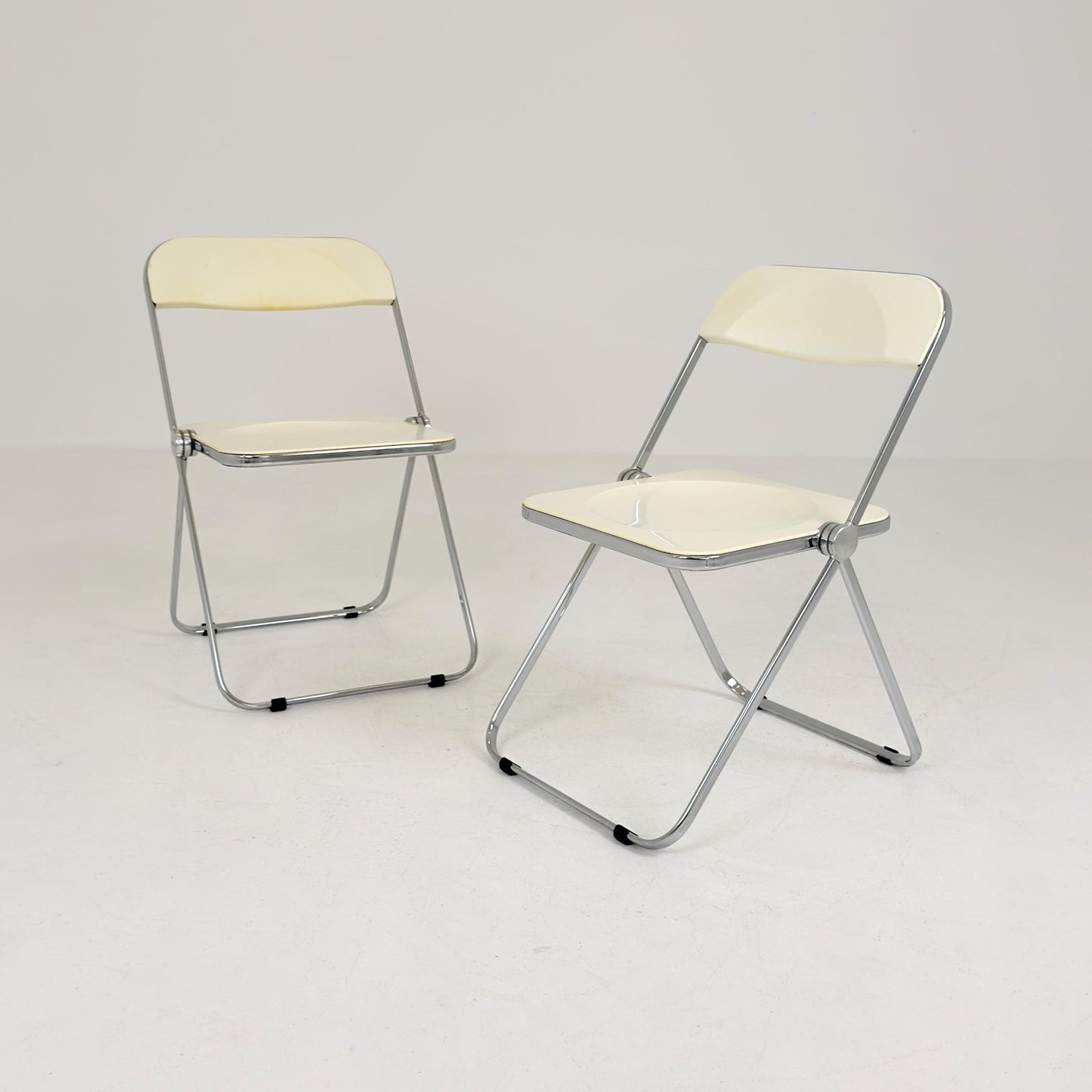 Set of 2 vintage Italian Plia Folding Chairs by Giancarlo Piretti for Castelli, 1970s