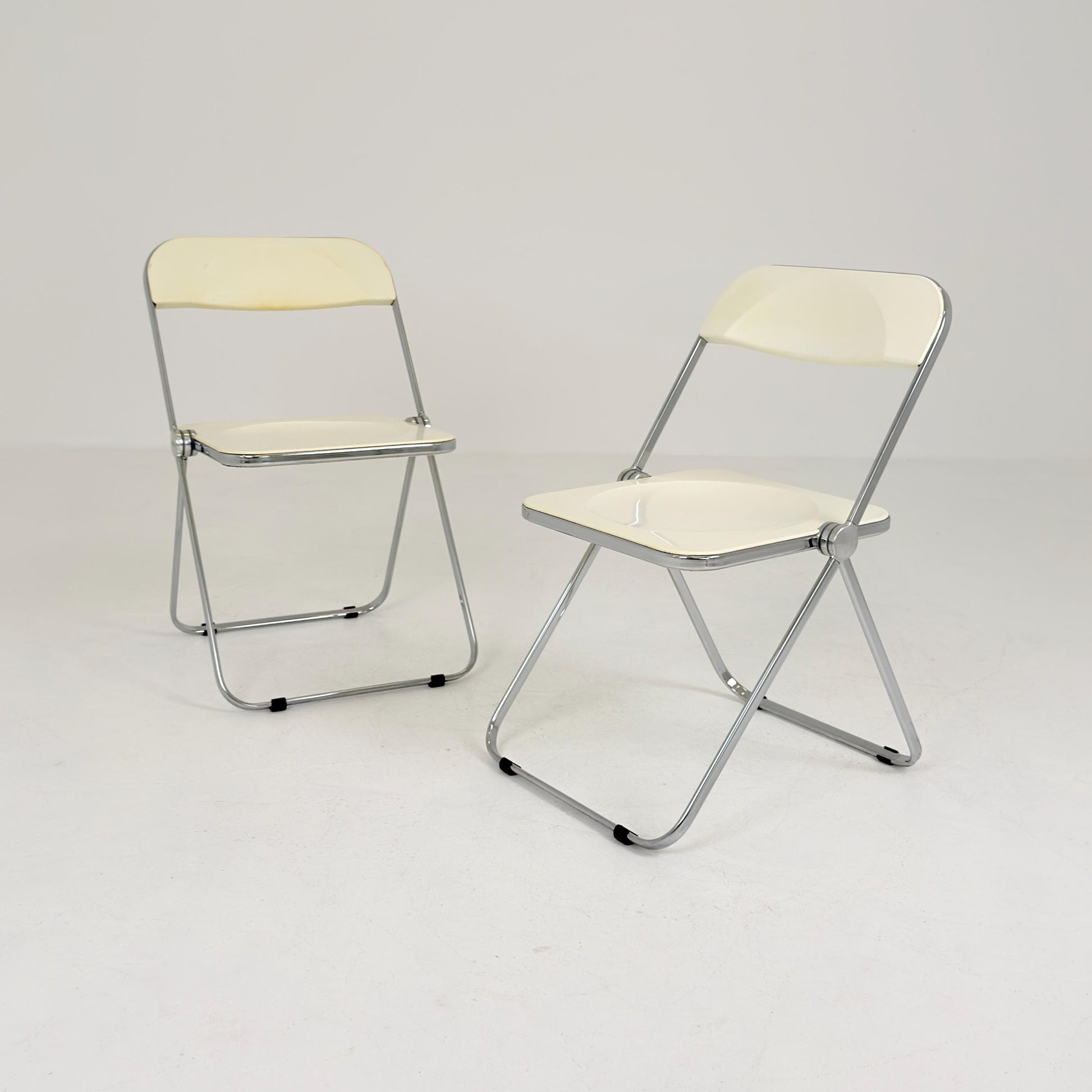 Set of 2 vintage Italian Plia Folding Chairs by Giancarlo Piretti for Castelli, 1970s