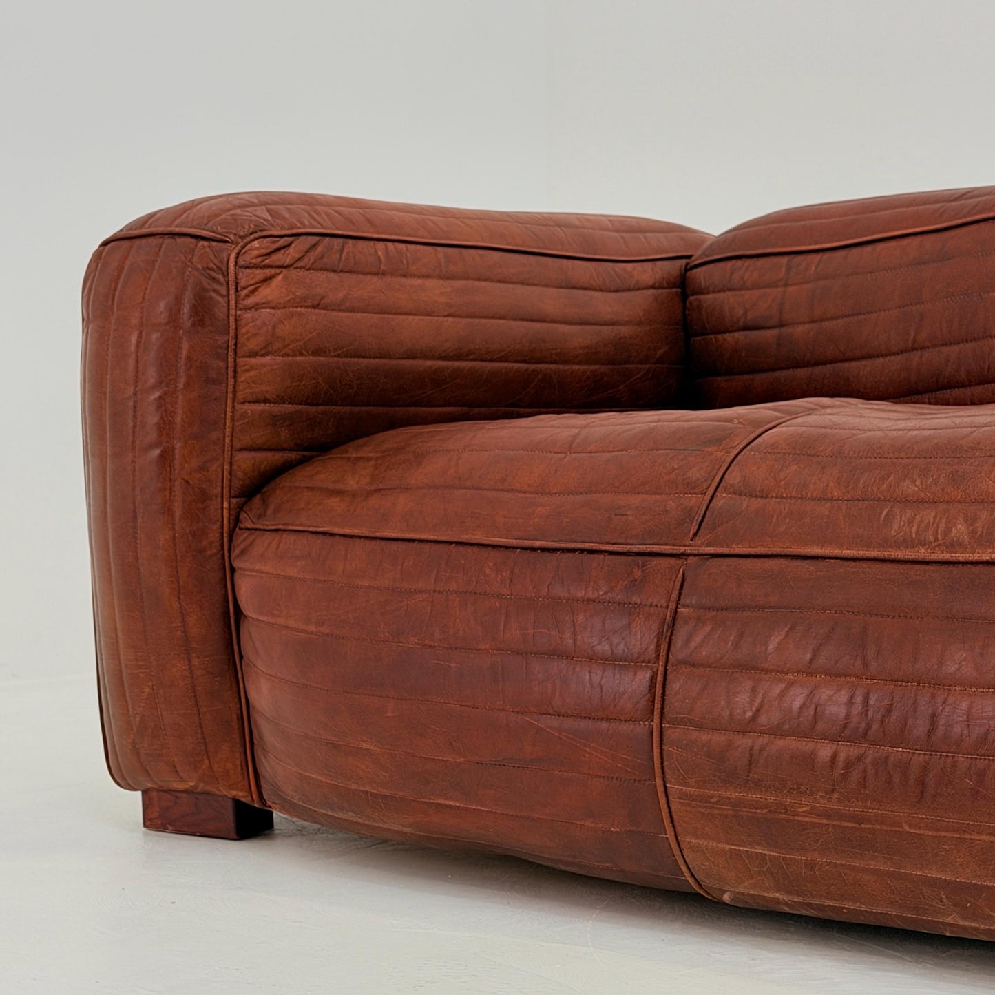 Mid century Italian Belgrave Luxury Distressed brown 3-Seater Leather Sofa – 1980s Italy