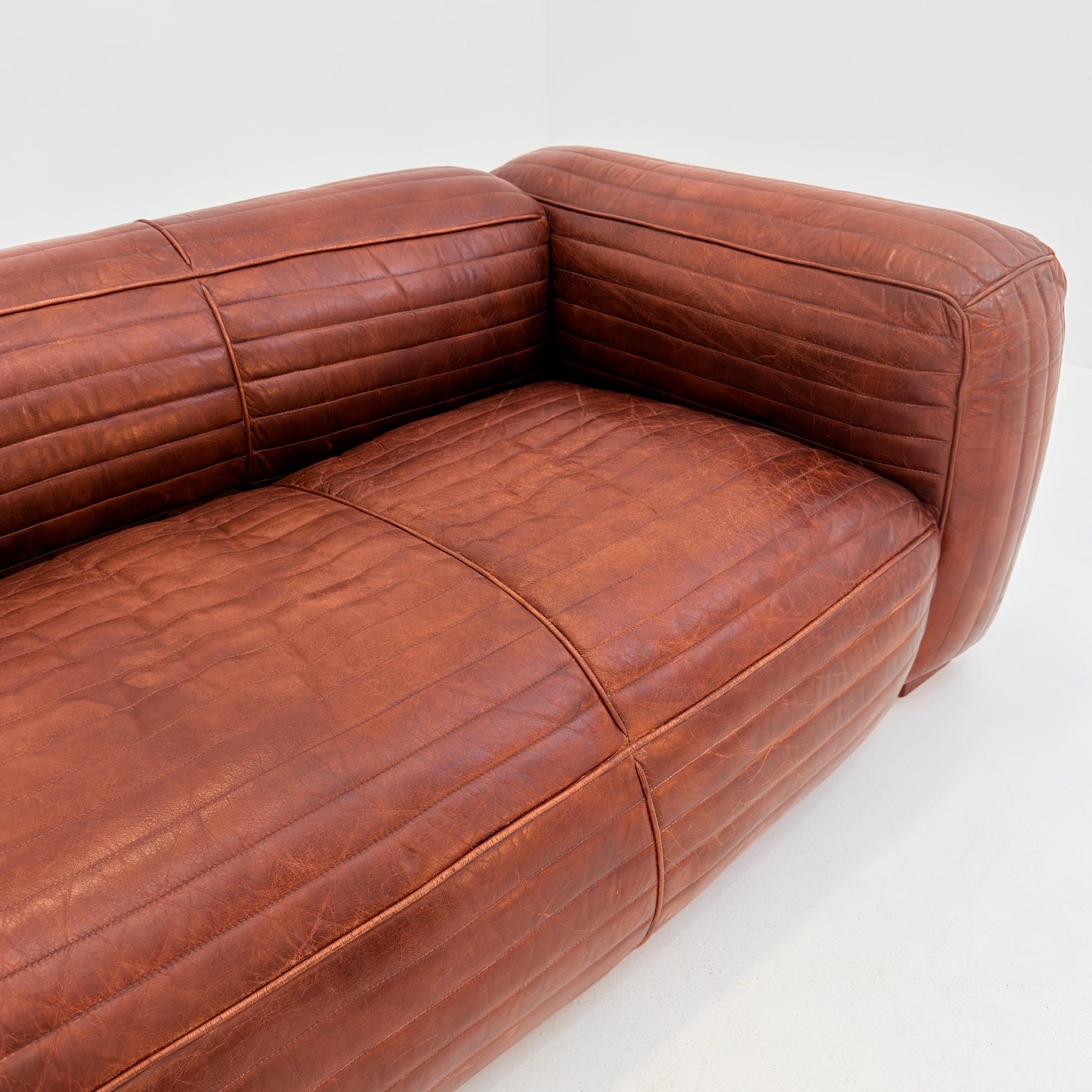 Mid century Italian Belgrave Luxury Distressed brown 3-Seater Leather Sofa – 1980s Italy