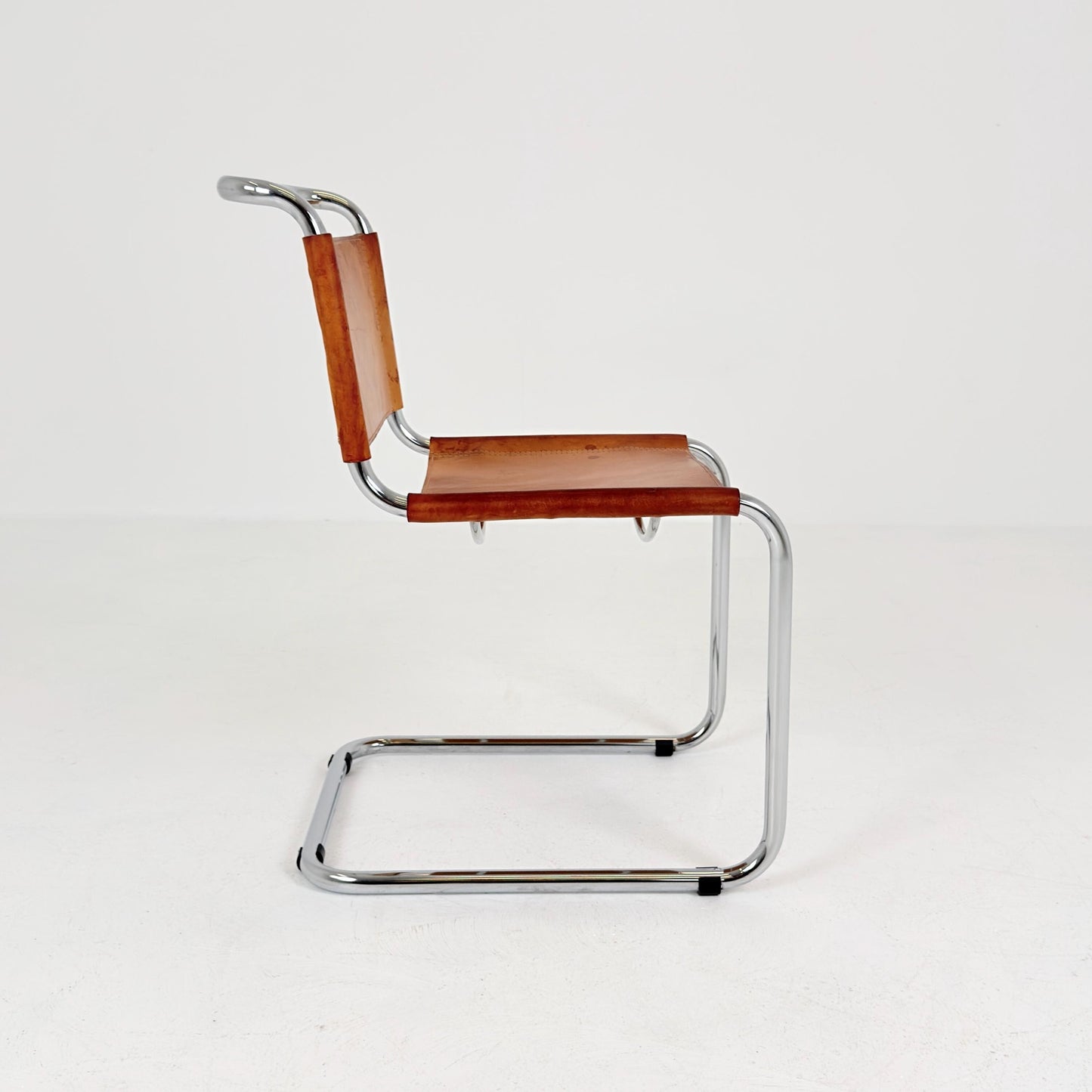 Mid century S33 cognac Cantilever Chair by Mart Stam – Italy 1980s
