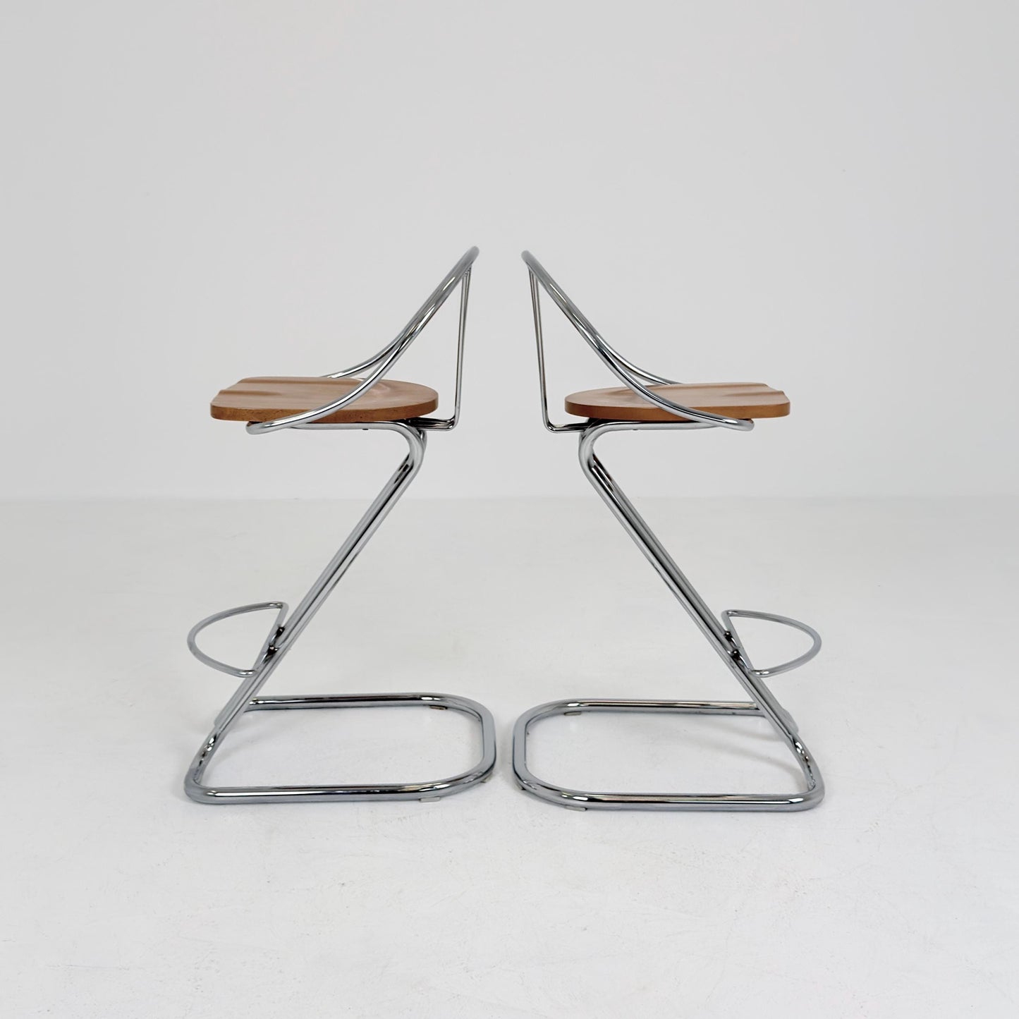 Set of 2 Vintage Italian Effezeta Bar Stools – 1980s Postmodern Chrome & Wooden Stools