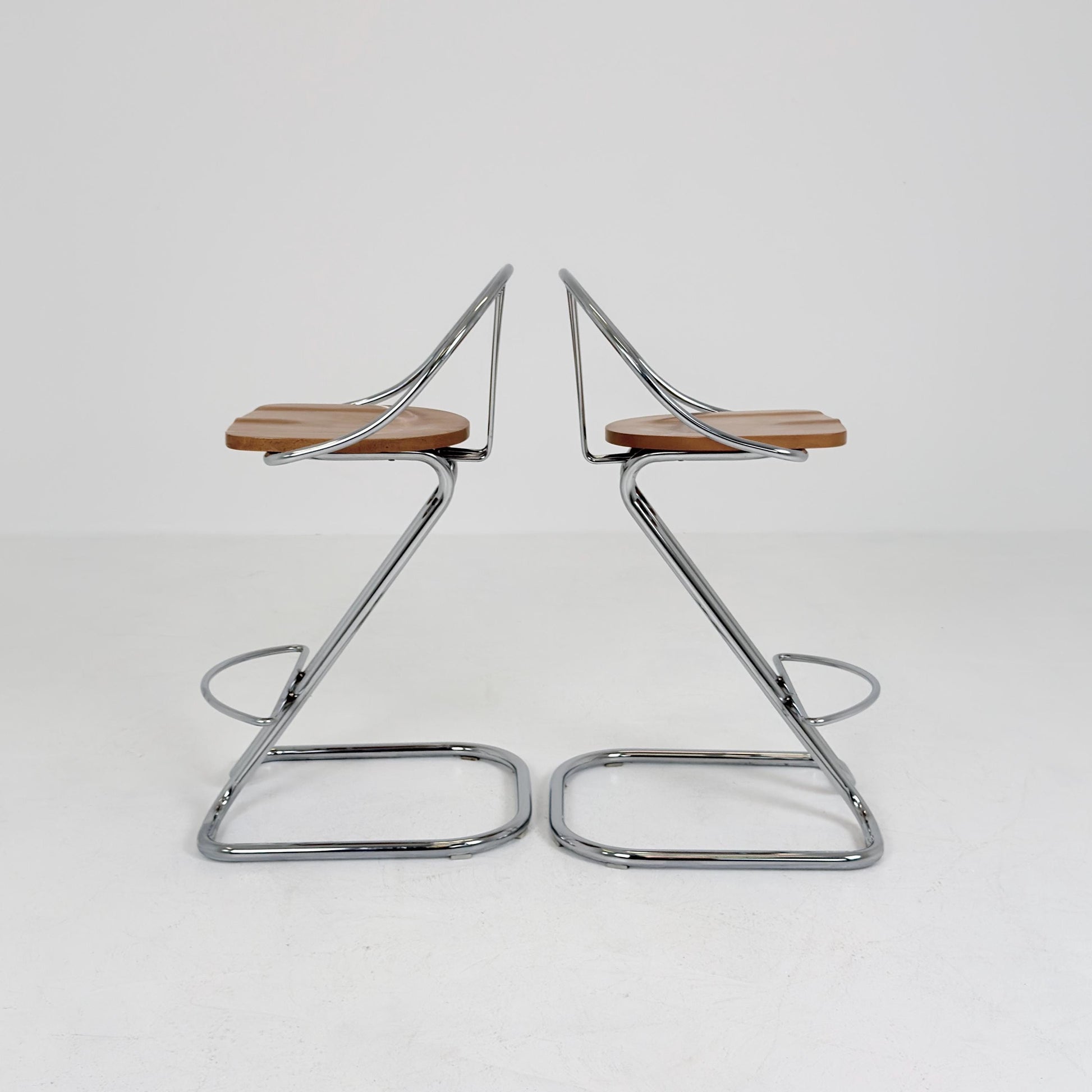 Set of 2 Vintage Italian Effezeta Bar Stools – 1980s Postmodern Chrome & Wooden Stools