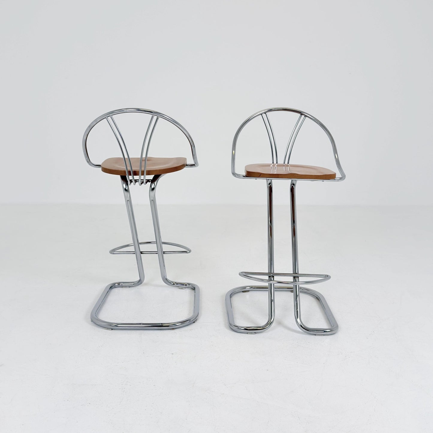 Set of 2 Vintage Italian Effezeta Bar Stools – 1980s Postmodern Chrome & Wooden Stools