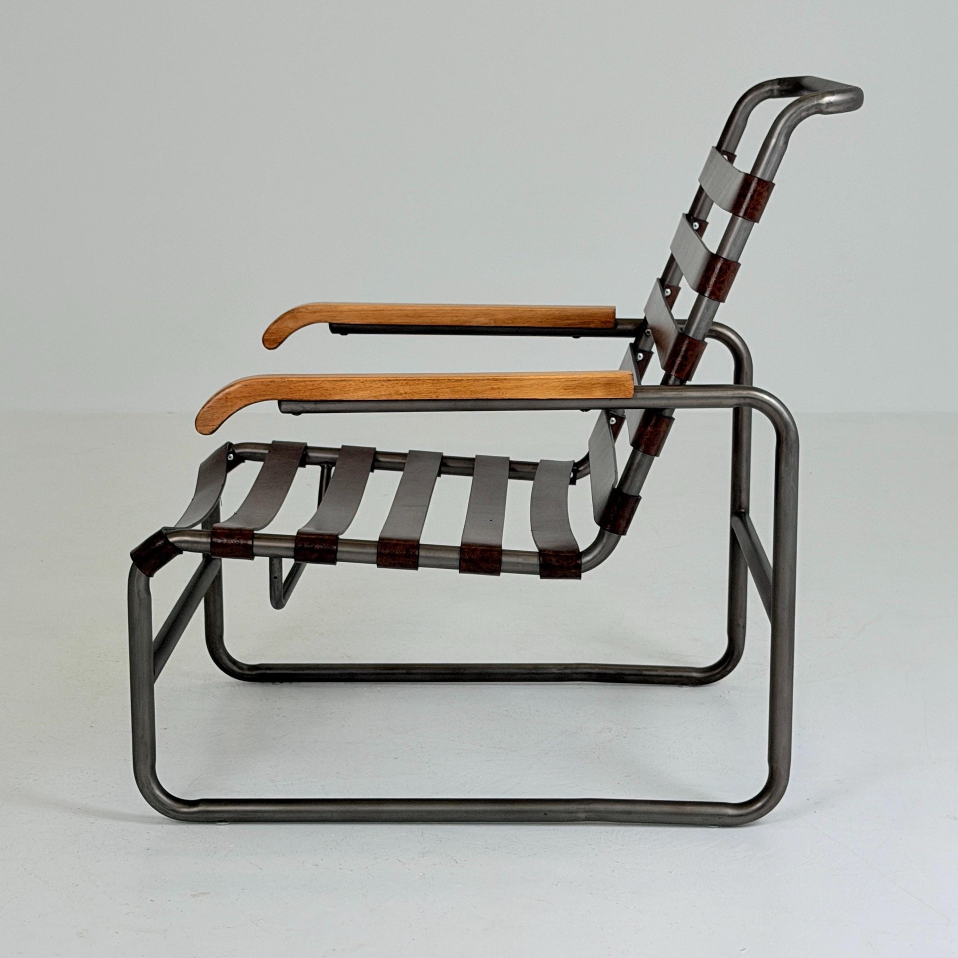 Mid-Century tubular Bauhaus Lounge Chair Cognac leather Germany