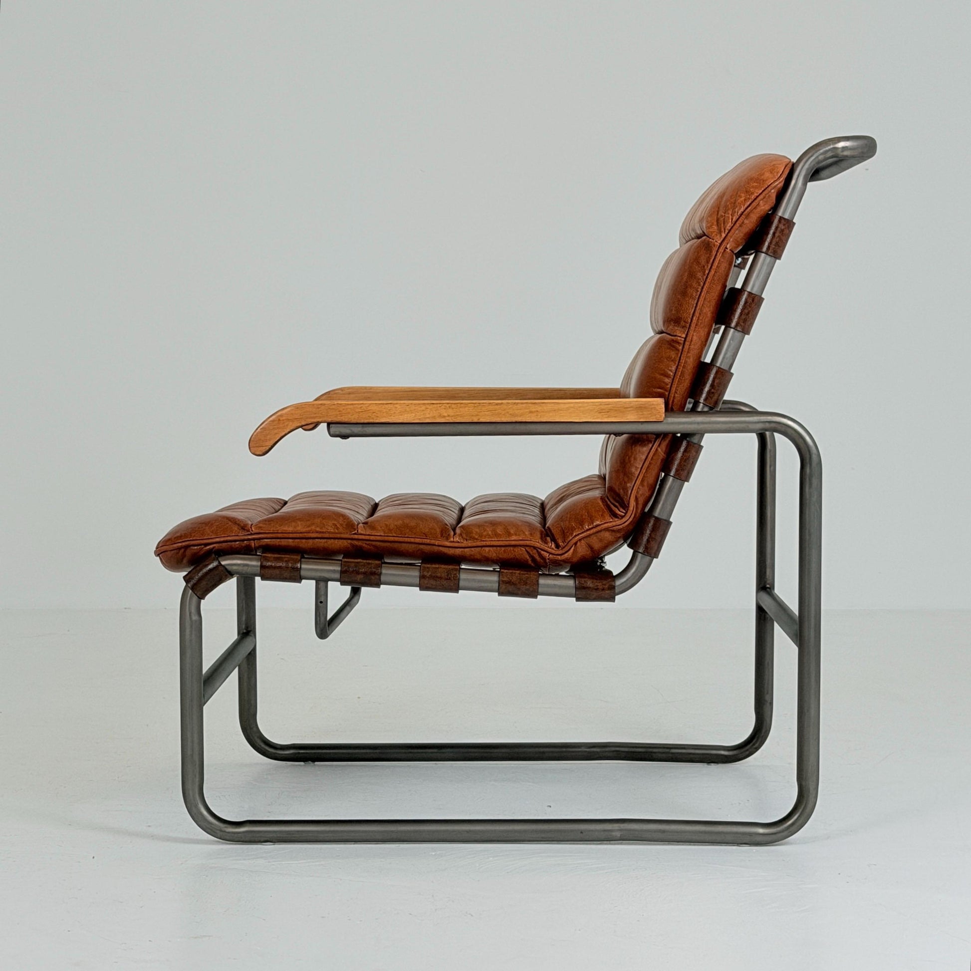Mid-Century tubular Bauhaus Lounge Chair Cognac leather Germany