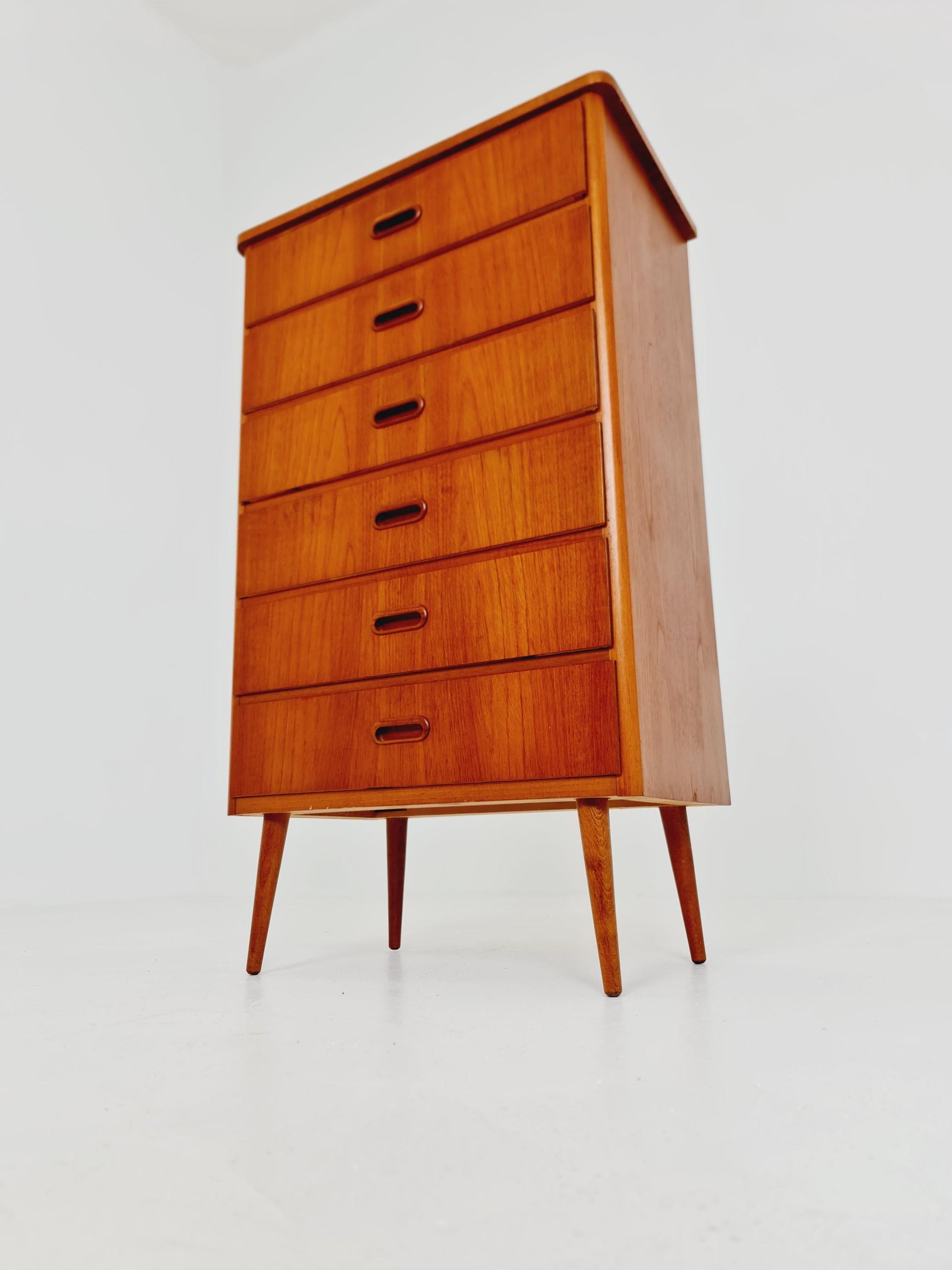 Midcentury danish design chest of drawers / drawer dresser /6 drawers cabinet, 1960s