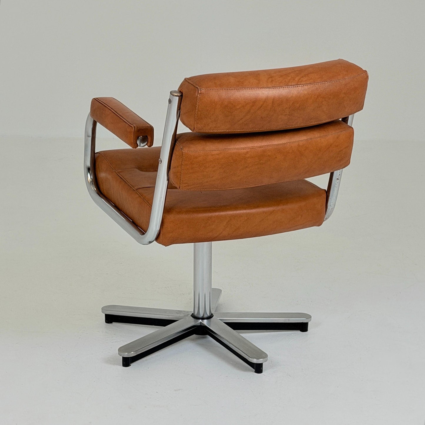 Mid-Century Bauhaus Executive Swivel Armchair | Cognac Leather & Chrome Star Base | Italy 1980s