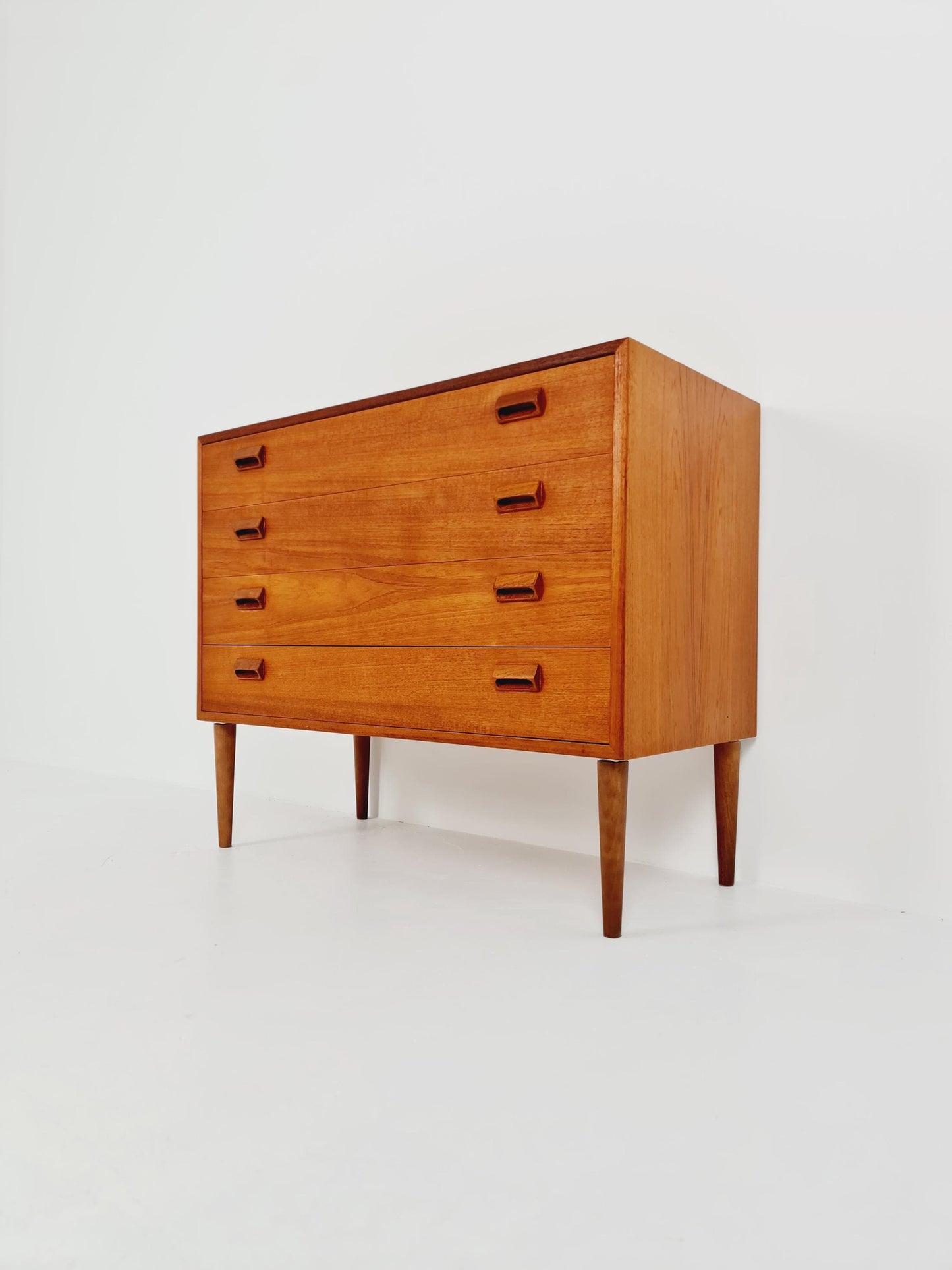 Midcentury danish design chest of drawers By Børge Mogensen For Søborg Mobelfabrik 1960s