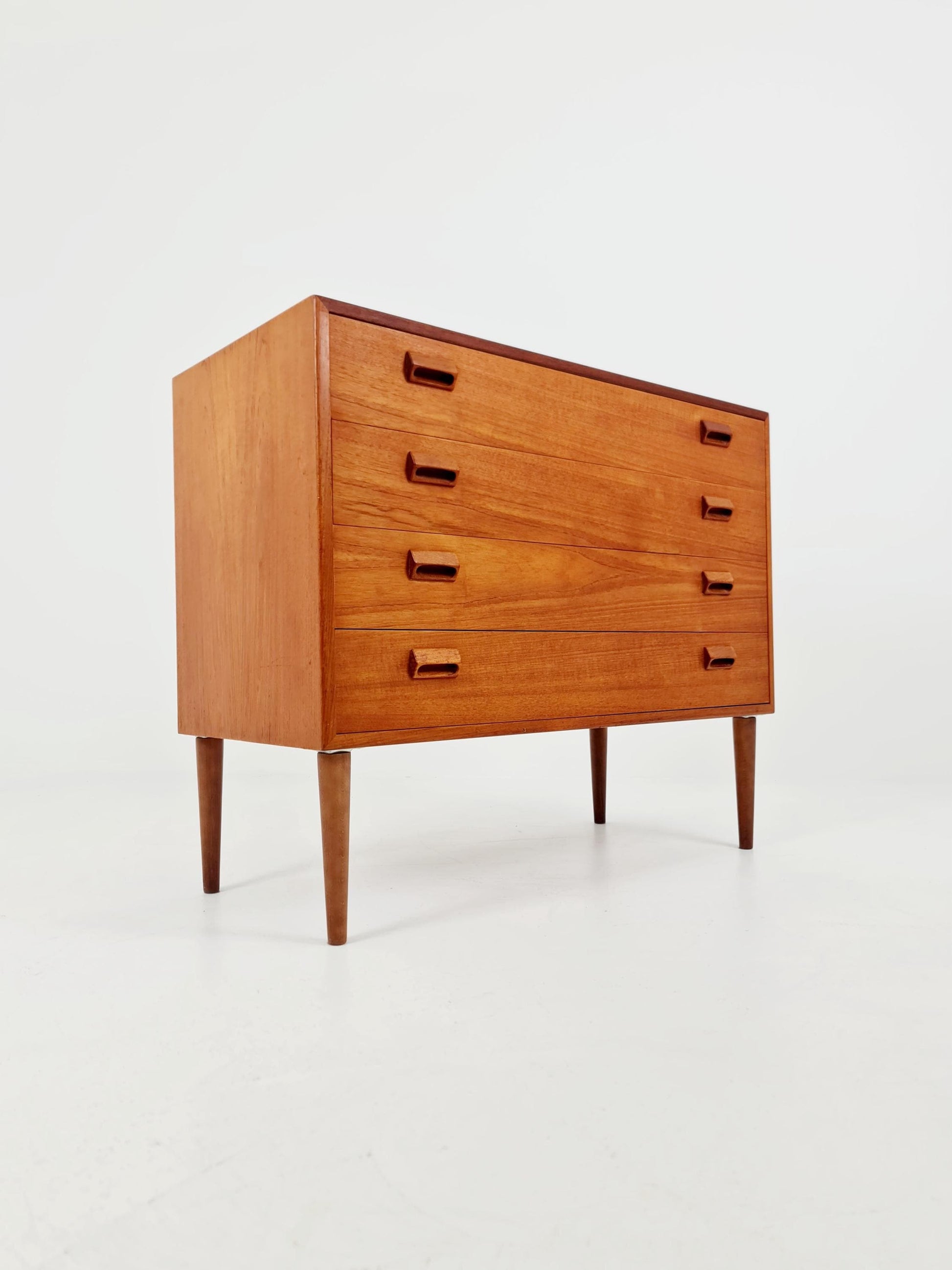 Midcentury danish design chest of drawers By Børge Mogensen For Søborg Mobelfabrik 1960s