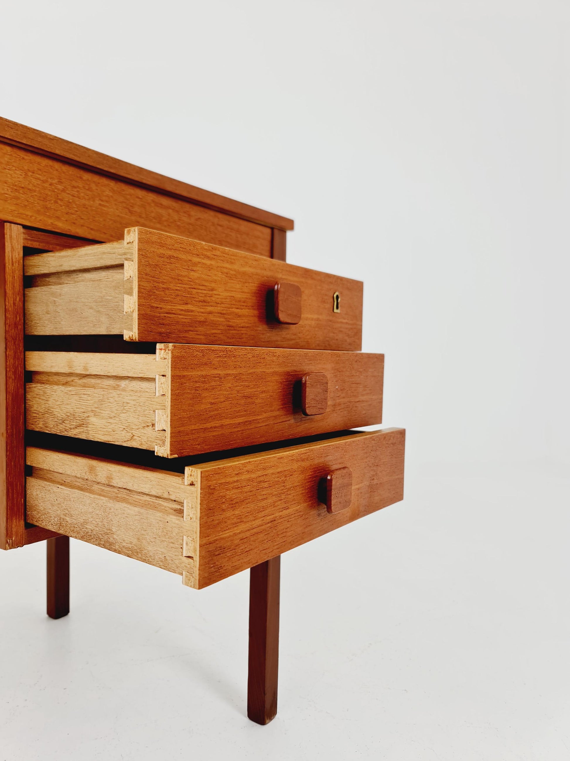 Midcentury Danish Teak Desk by Domino mobler, 1960s