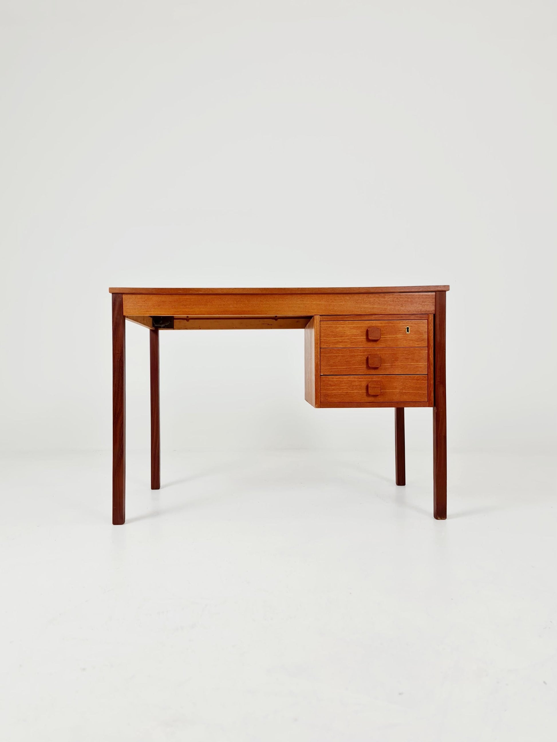 Midcentury Danish Teak Desk by Domino mobler, 1960s