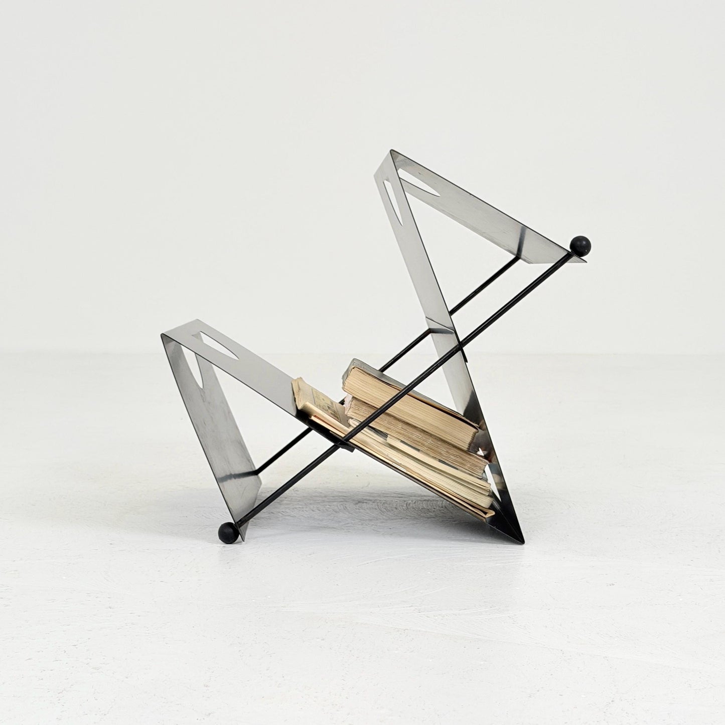 Mid century Postmodern Magazine Rack by Ettore Sottsass Style | Memphis Design |Italy 1980s