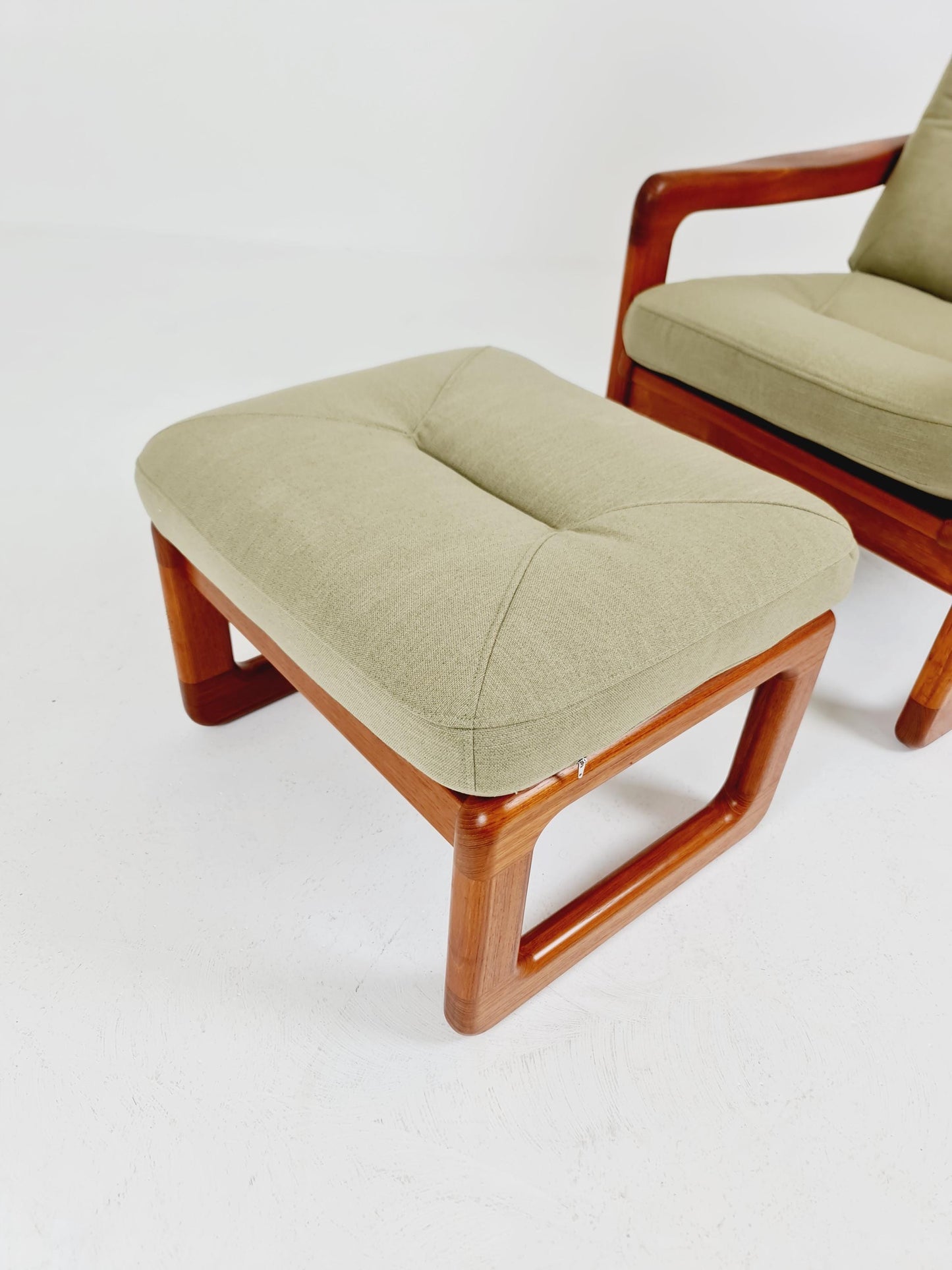 Mid century teak easy lounge chairs With Ottoman by Johannes Andersen for Holsterbo Möbelfabrik , 1960s