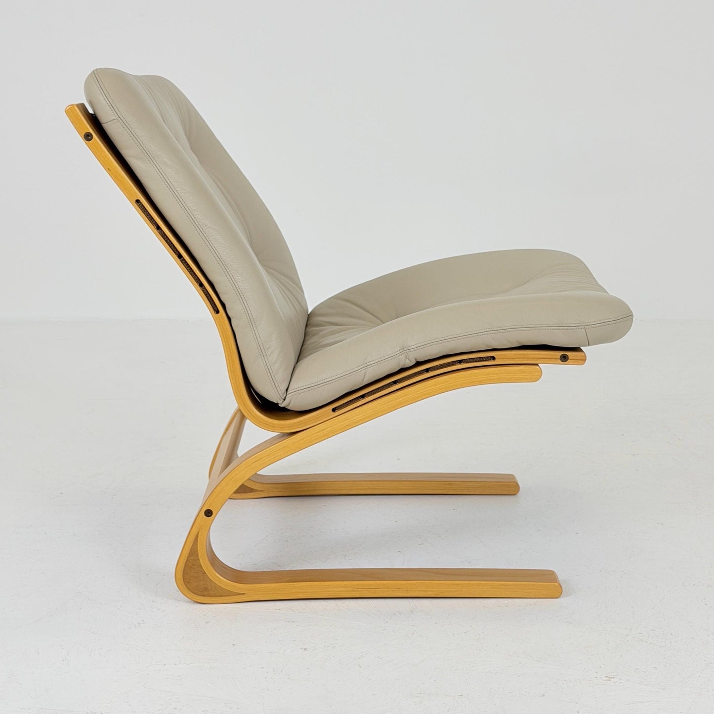 Set of 2 Mid century Norwegian Kengu leather lounge chairs by Elsa & Nordahl Solheim for Rybo Rykken - 1970s Norway