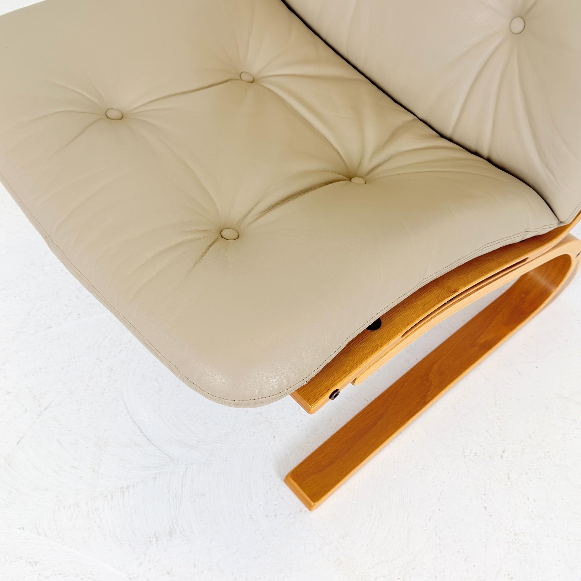 Set of 2 Mid century Norwegian Kengu leather lounge chairs by Elsa & Nordahl Solheim for Rybo Rykken - 1970s Norway