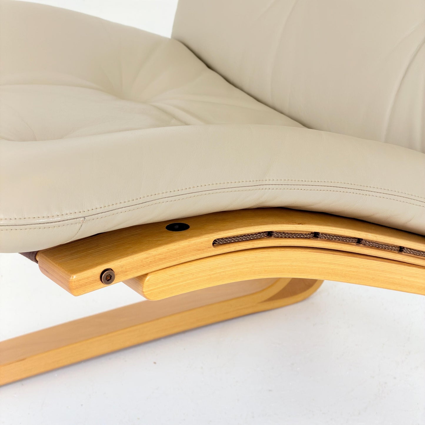 Set of 2 Mid century Norwegian Kengu leather lounge chairs by Elsa & Nordahl Solheim for Rybo Rykken - 1970s Norway