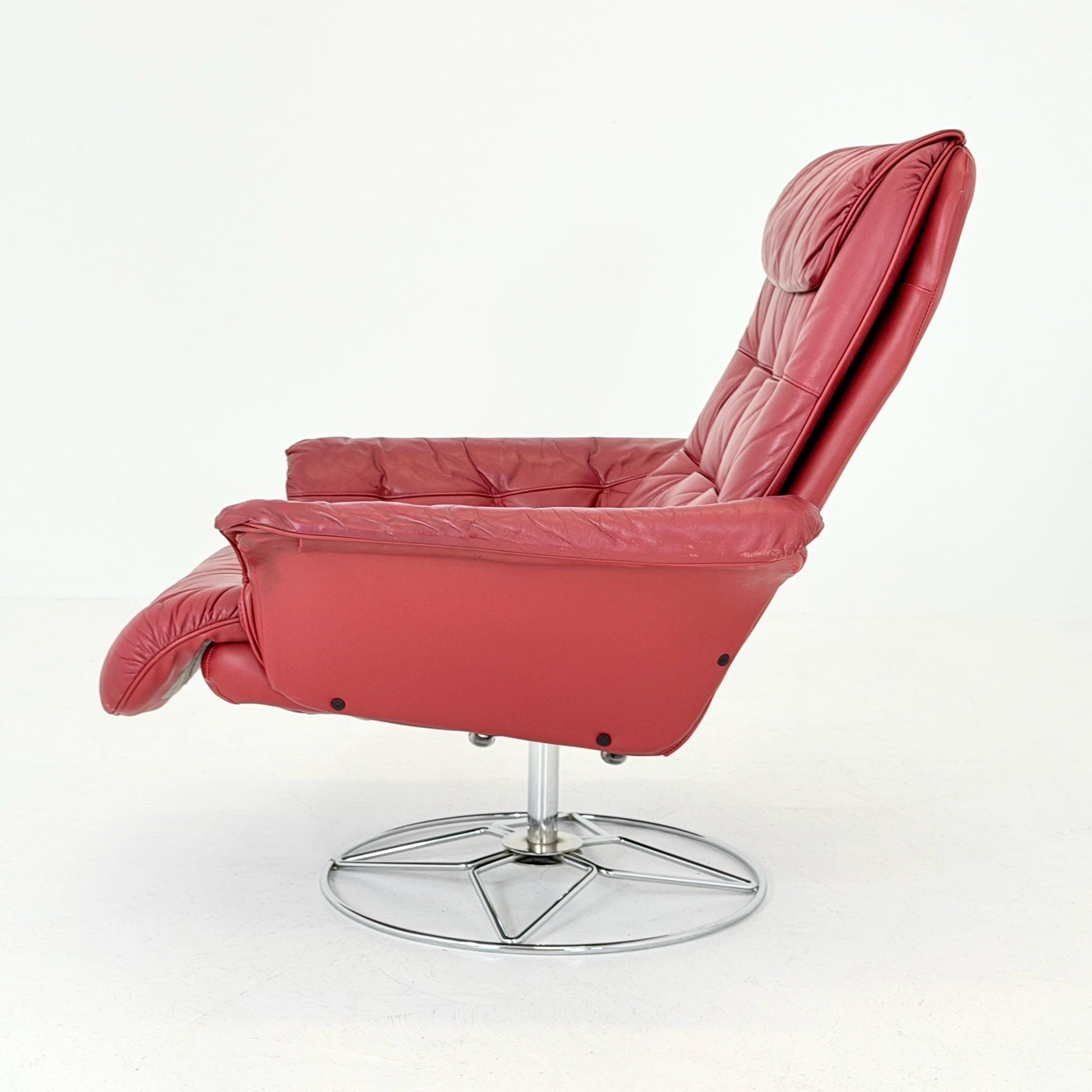 Mid-Century Danish Modern Lounge Chair | Burgundy Leather Swivel Armchair | Chrome Base | 1980s Germany