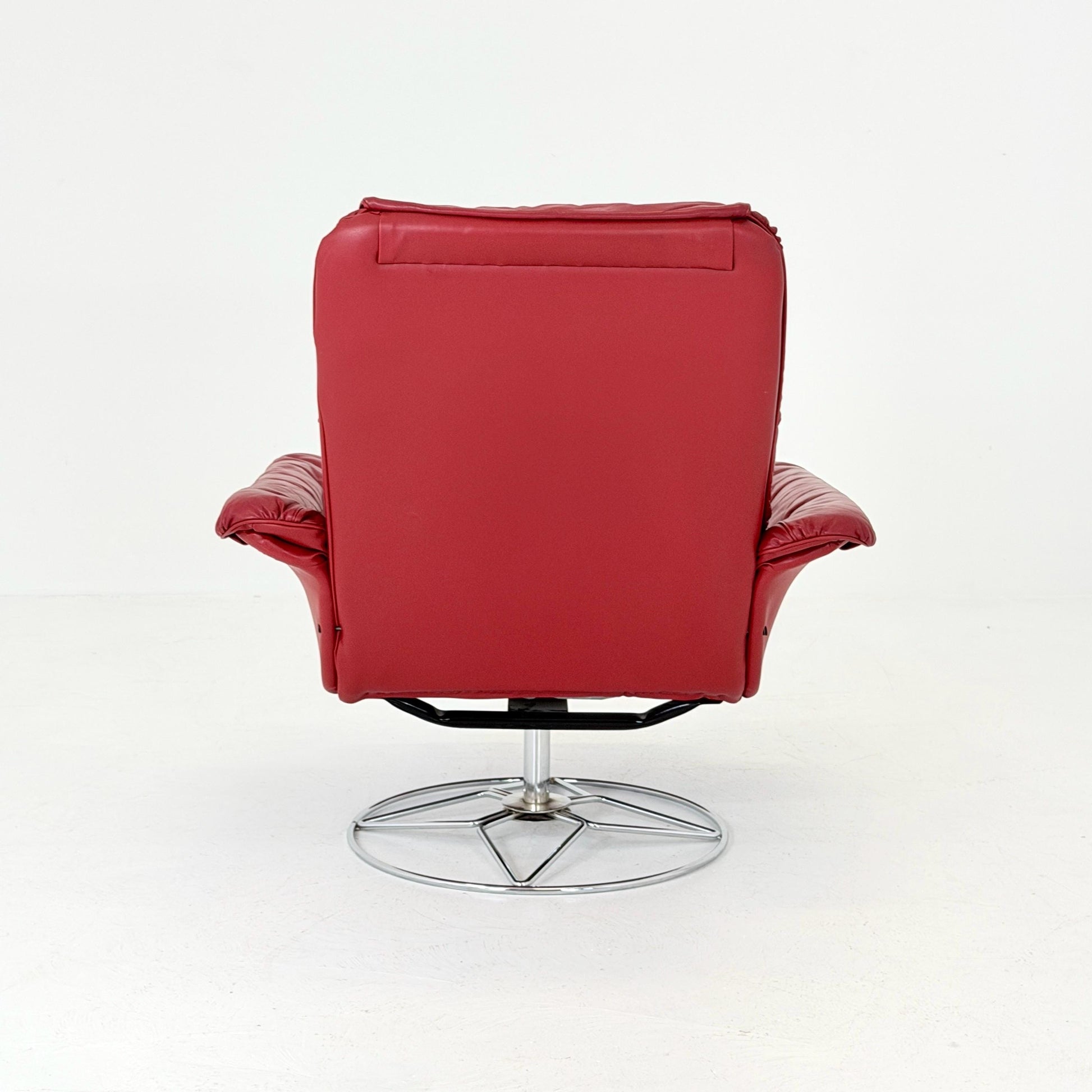 Mid-Century Danish Modern Lounge Chair | Burgundy Leather Swivel Armchair | Chrome Base | 1980s Germany