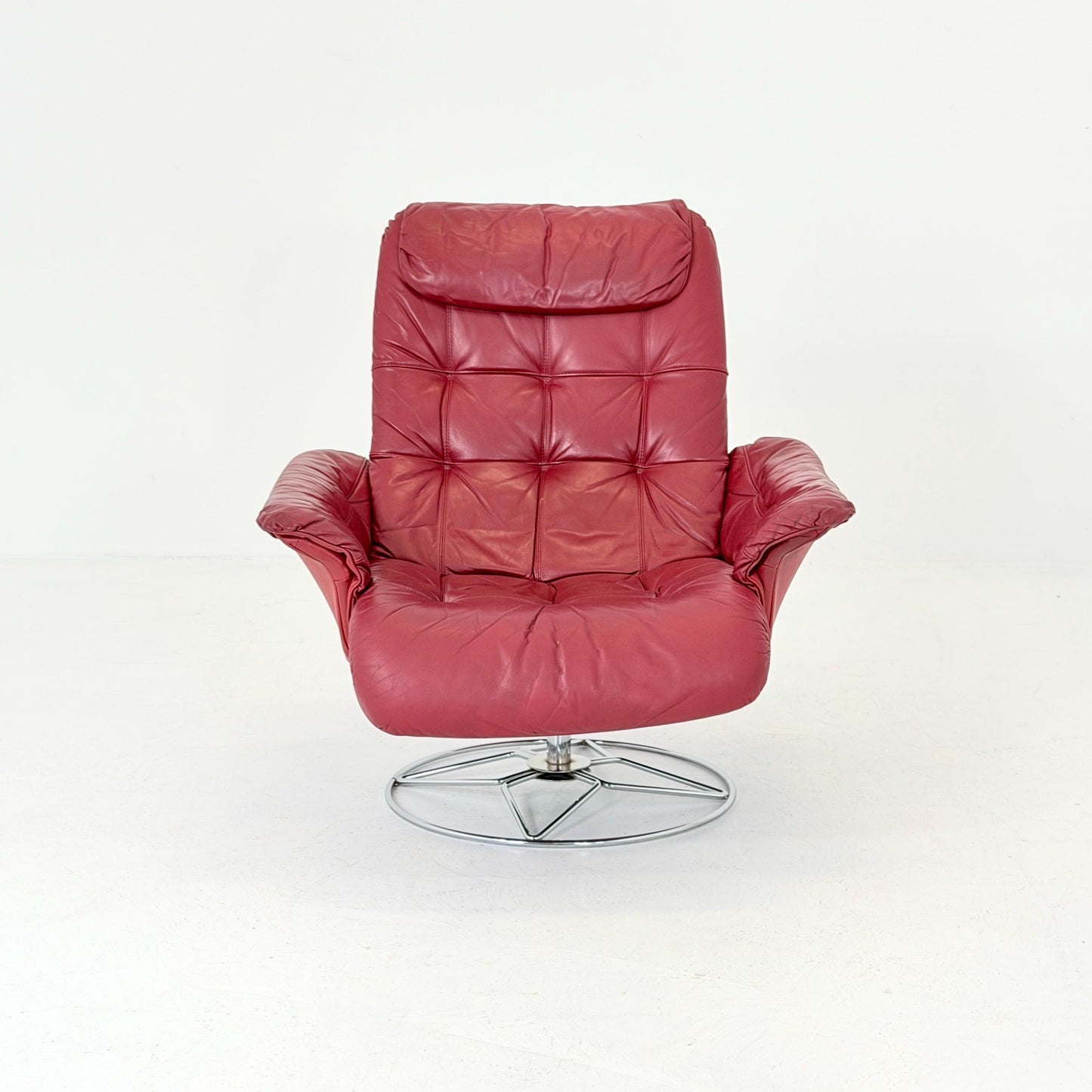 Mid-Century Danish Modern Lounge Chair | Burgundy Leather Swivel Armchair | Chrome Base | 1980s Germany