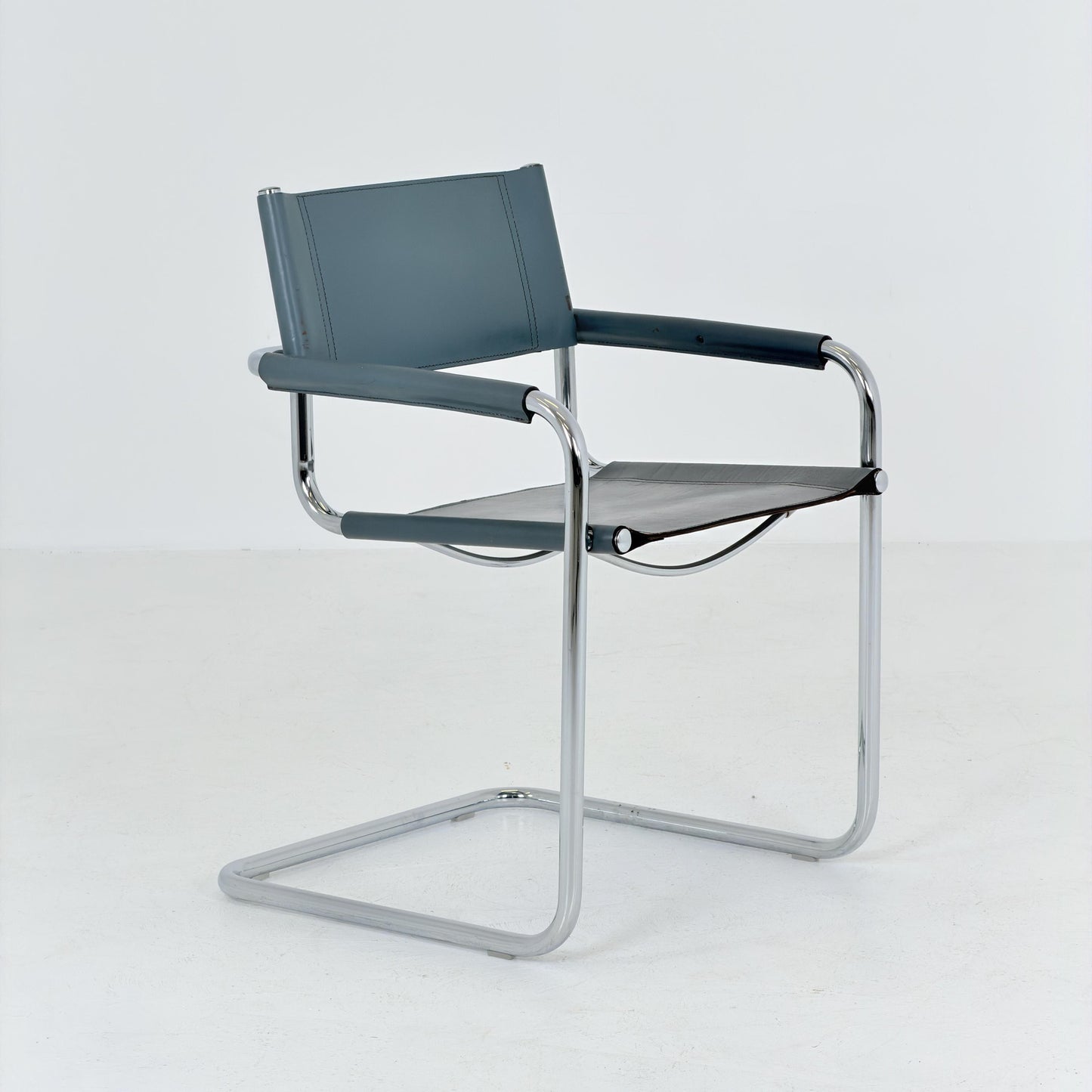 Mid century Bauhaus Mart Stam B34 Cantilever Chair | Anthracite Leather & Chrome | Jox Interni Italy | 1980s