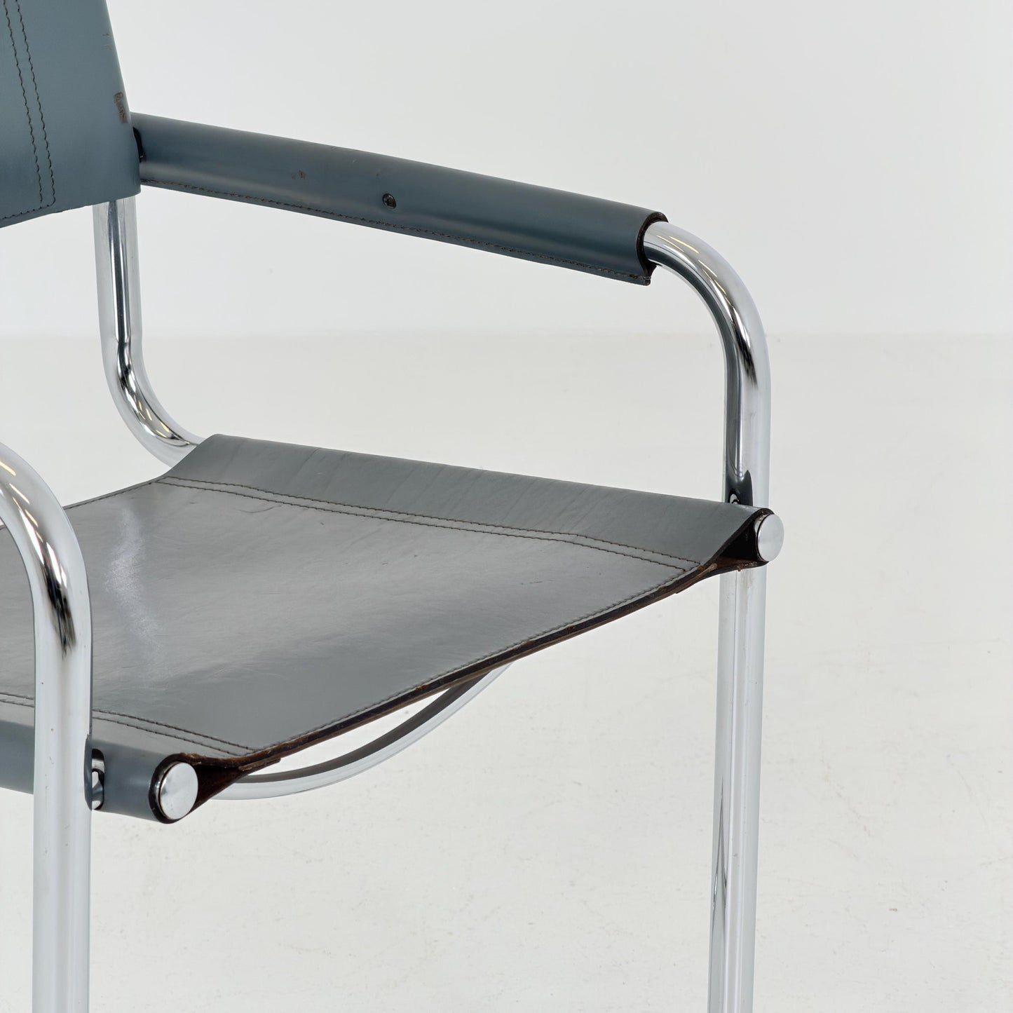 Mid century Bauhaus Mart Stam B34 Cantilever Chair | Anthracite Leather & Chrome | Jox Interni Italy | 1980s