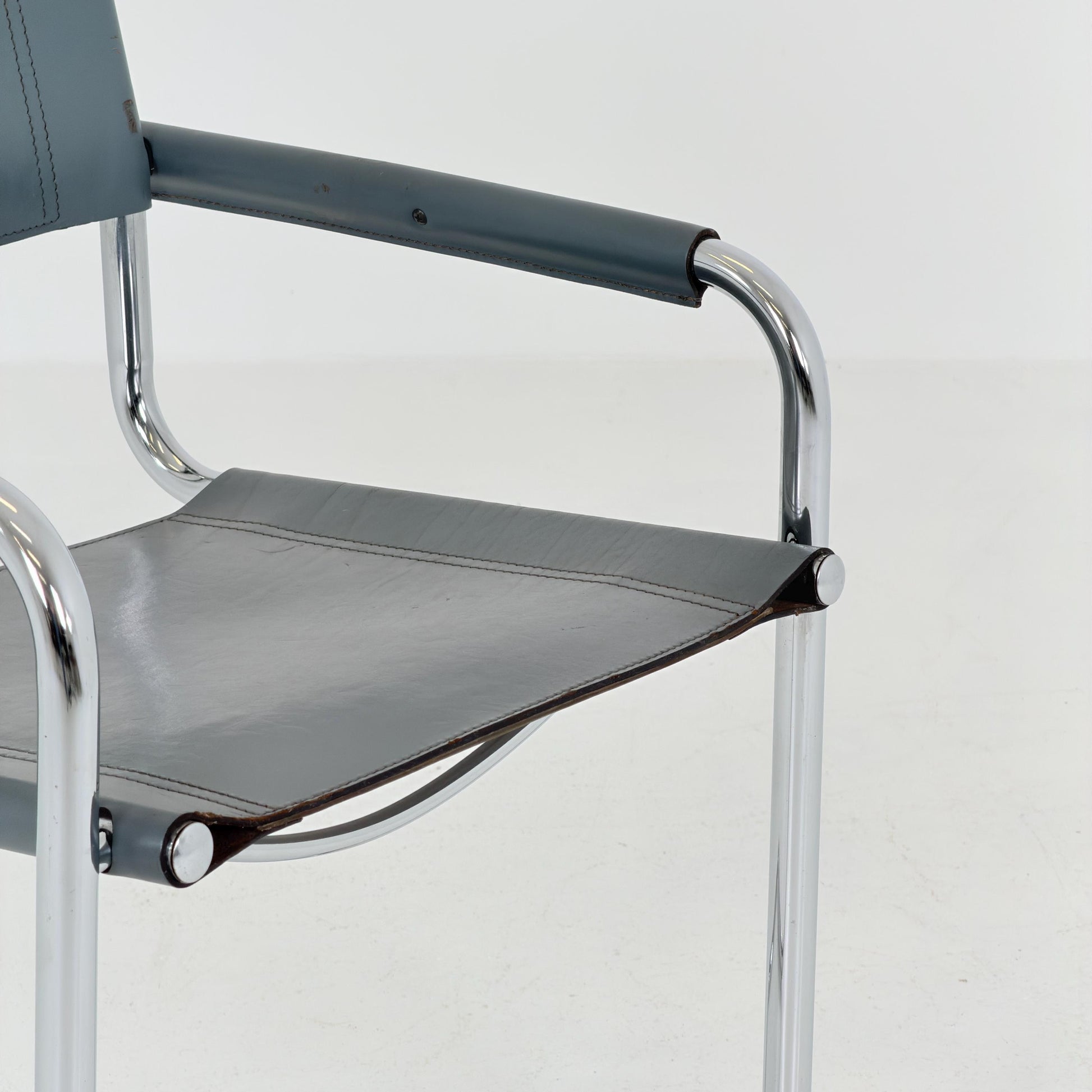 Mid century Bauhaus Mart Stam B34 Cantilever Chair | Anthracite Leather & Chrome | Jox Interni Italy | 1980s