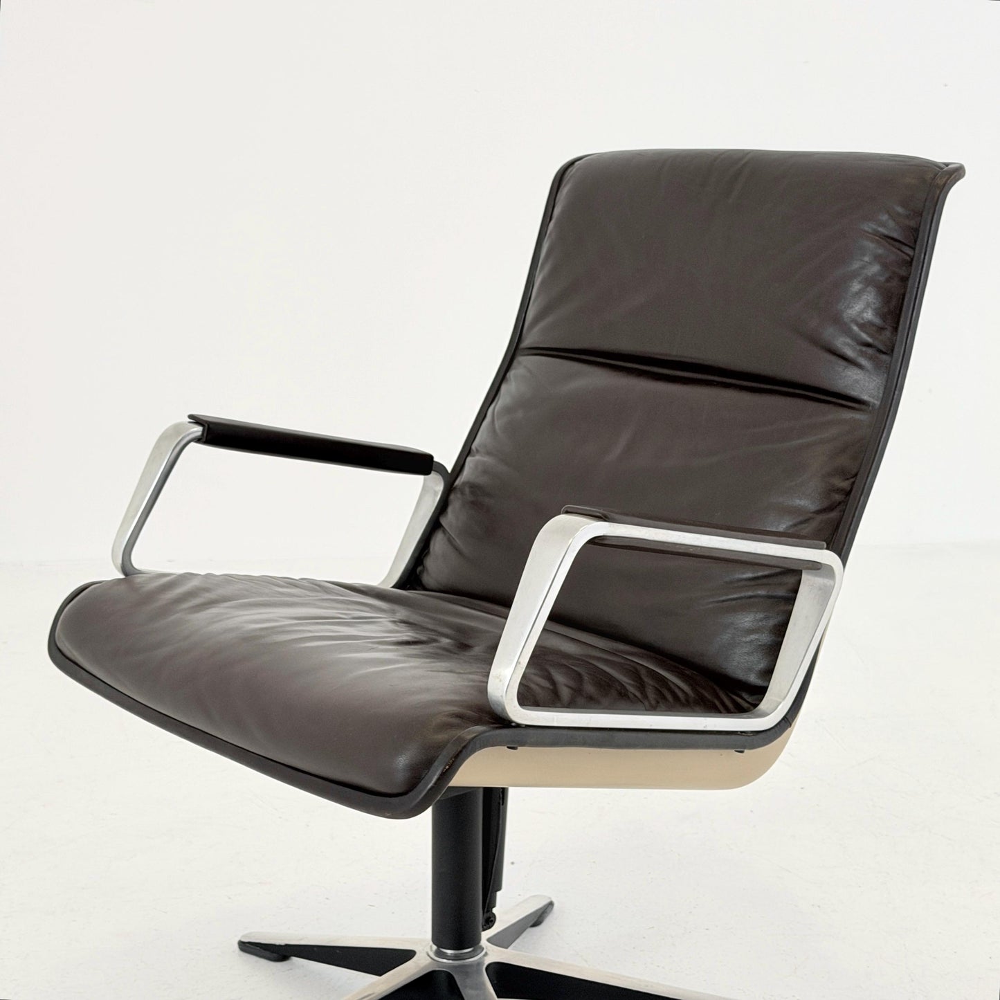 Mid-Century Executive WILKHAHN DELTA 2000 Brown Leather Lounge Chair — Delta Design, Germany, 1970s