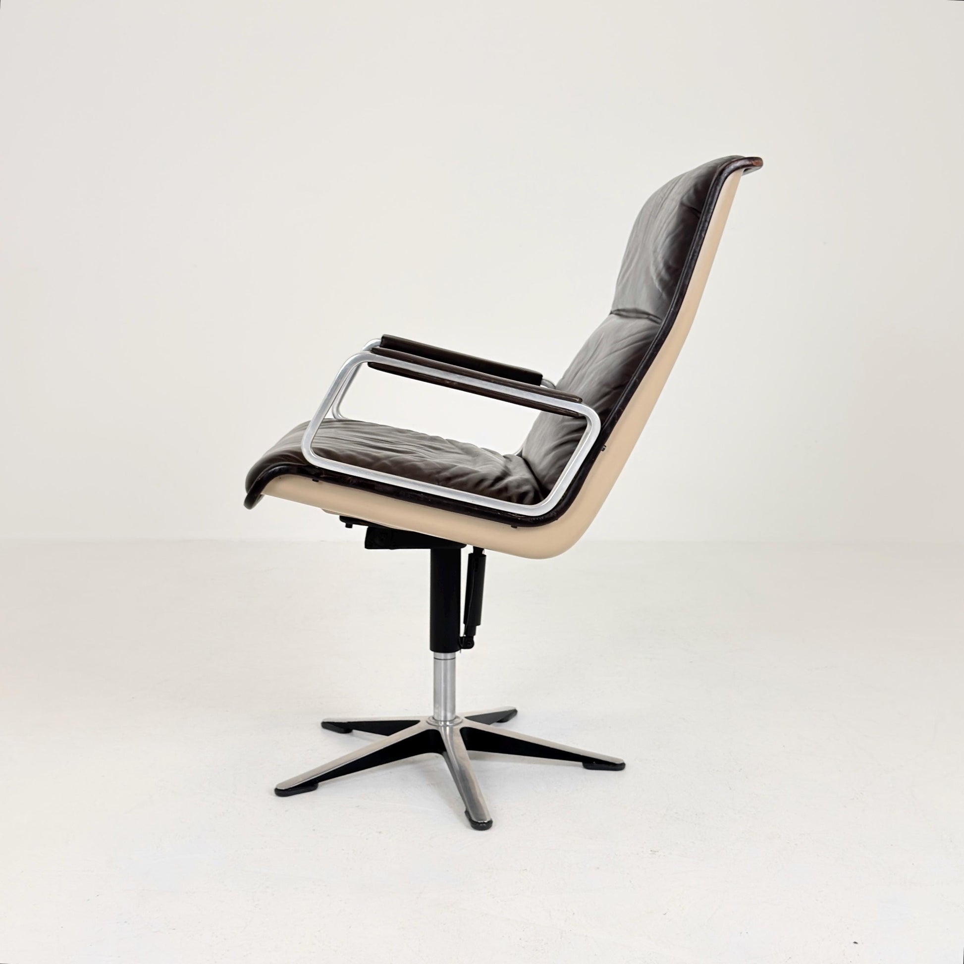 Mid-Century Executive WILKHAHN DELTA 2000 Brown Leather Lounge Chair — Delta Design, Germany, 1970s
