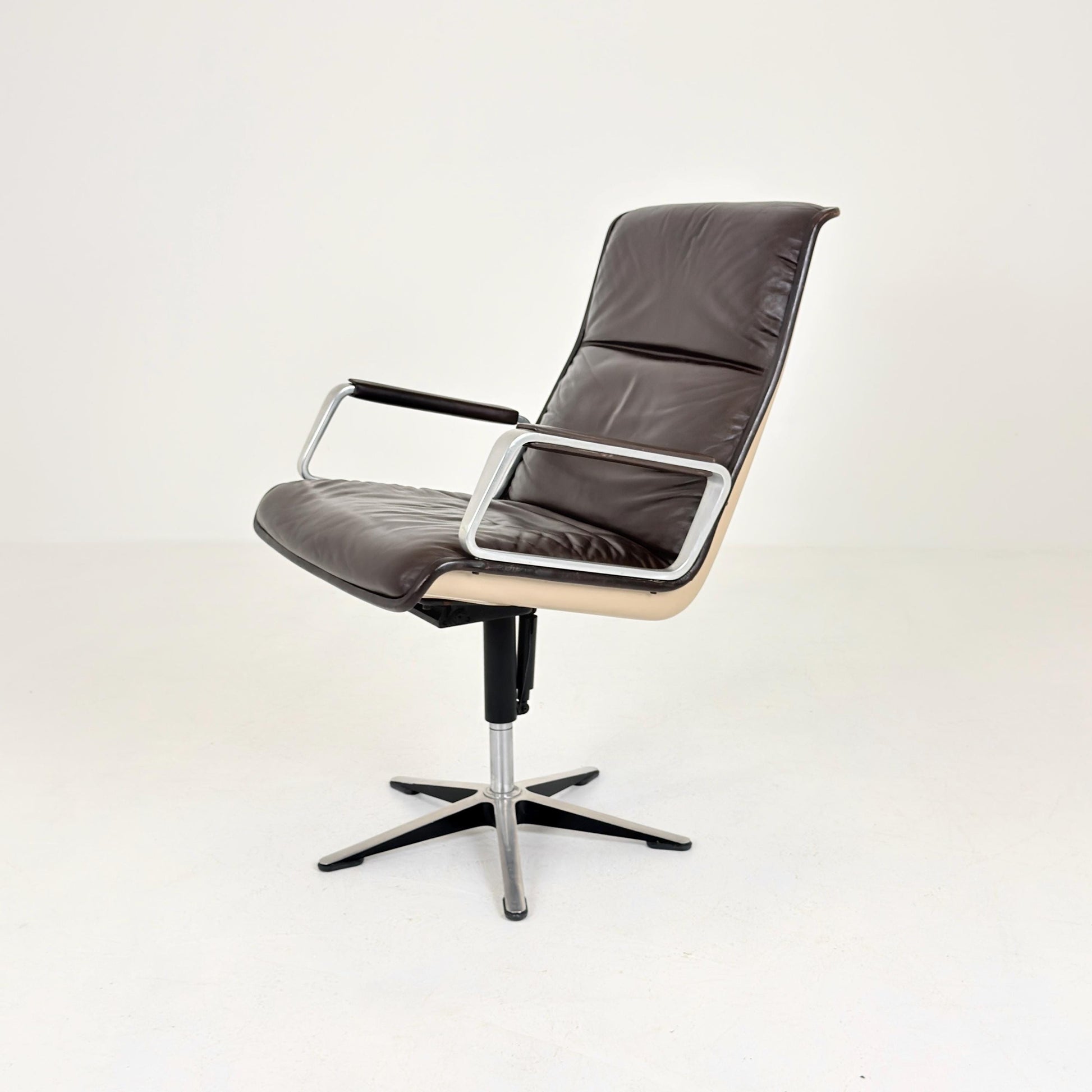 Mid-Century Executive WILKHAHN DELTA 2000 Brown Leather Lounge Chair — Delta Design, Germany, 1970s
