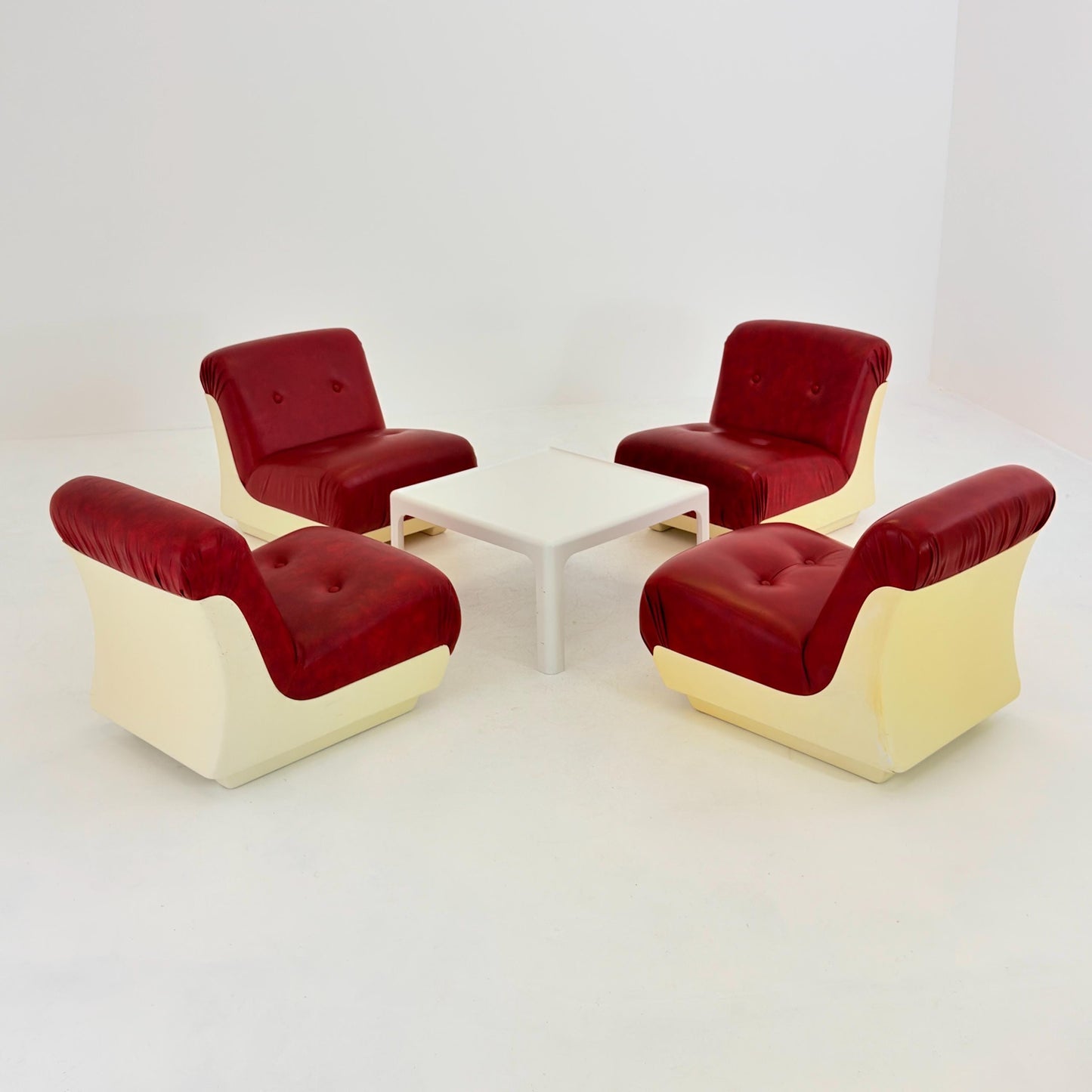 1 of 4 Mid-Century Space Age Lounge Chairs Red Leather & Fiberglass Shell, Modular 1970s Design, Germany