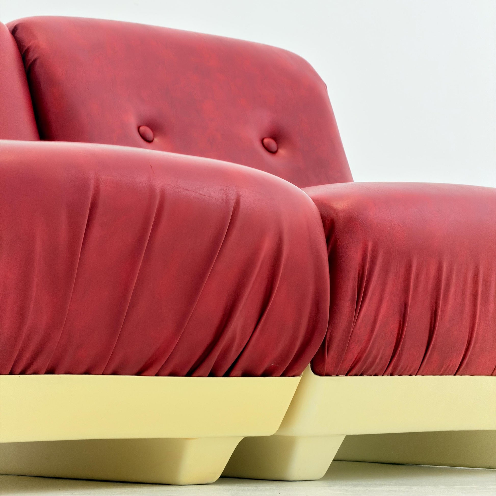 1 of 4 Mid-Century Space Age Lounge Chairs Red Leather & Fiberglass Shell, Modular 1970s Design, Germany