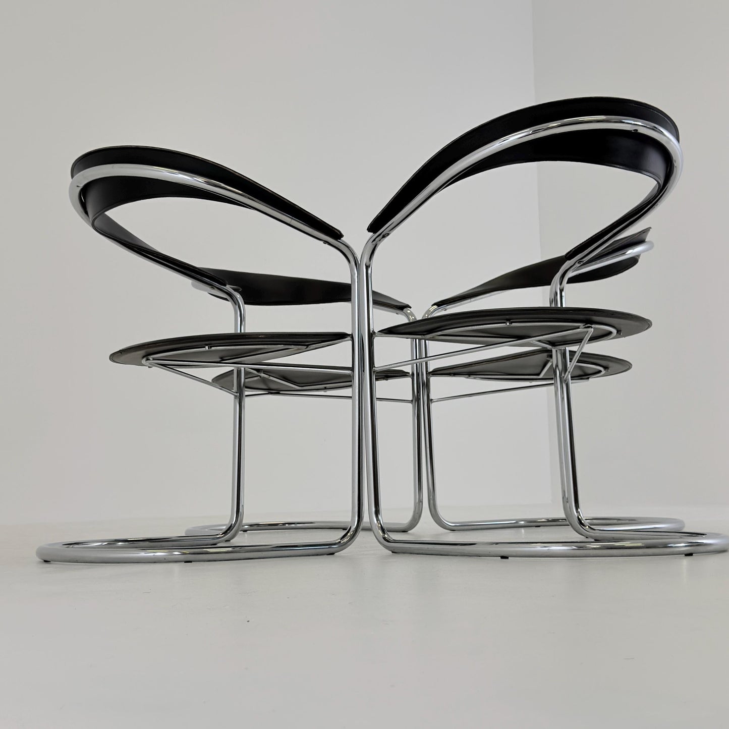 Set of 4 Mid century Bauhaus Canasta Cantilever Chairs by Arrben, Italy 1980s,