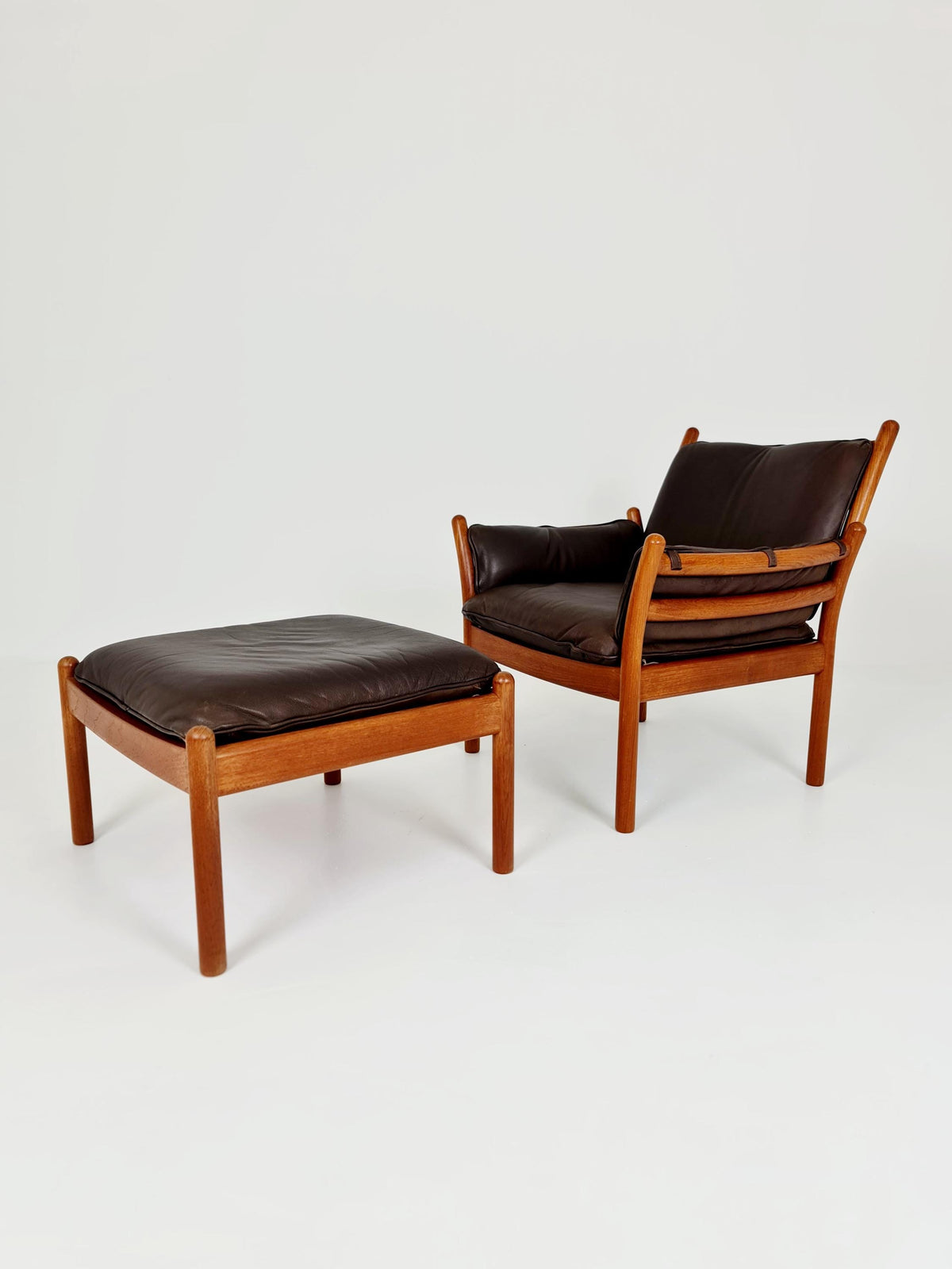 Mid century easy lounge chair with ottoman by Illum Wikkelso 'Genius' For Silkborg Denamrk 1960s,