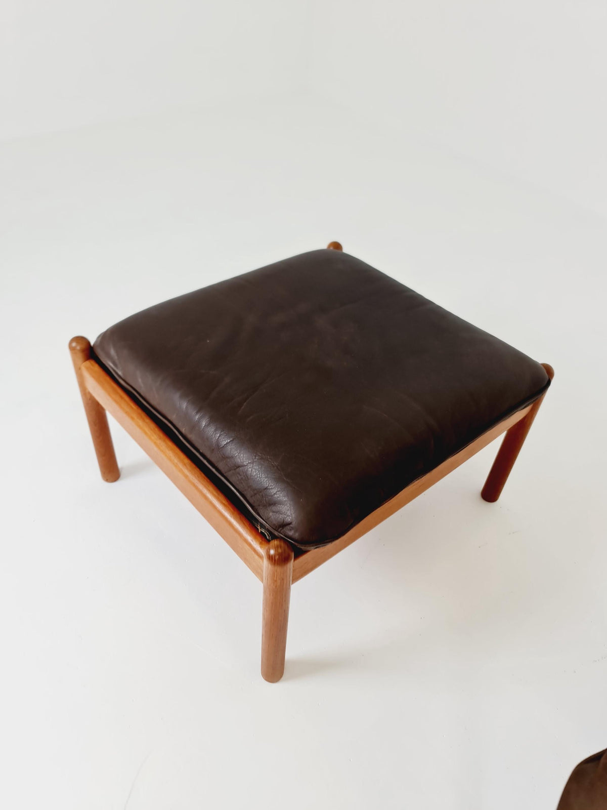 Mid century easy lounge chair with ottoman by Illum Wikkelso 'Genius' For Silkborg Denamrk 1960s,