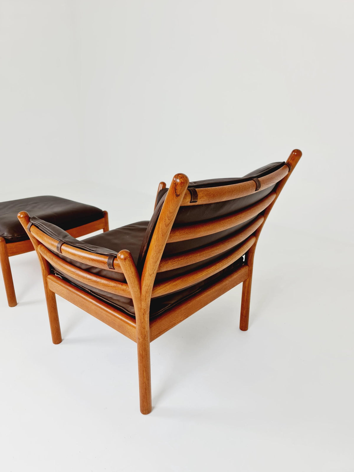 Mid century easy lounge chairs with ottoman by Illum Wikkelso 'Genius' For Silkborg Denamrk 1960s, Set of 2