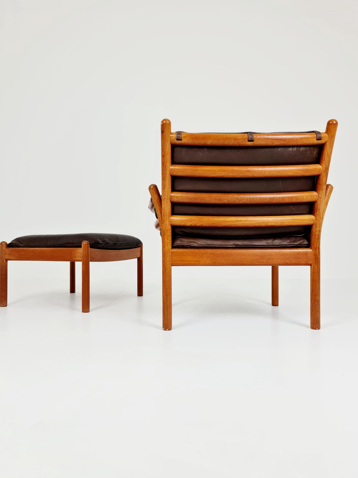 Mid century easy lounge chairs with ottoman by Illum Wikkelso 'Genius' For Silkborg Denamrk 1960s, Set of 2