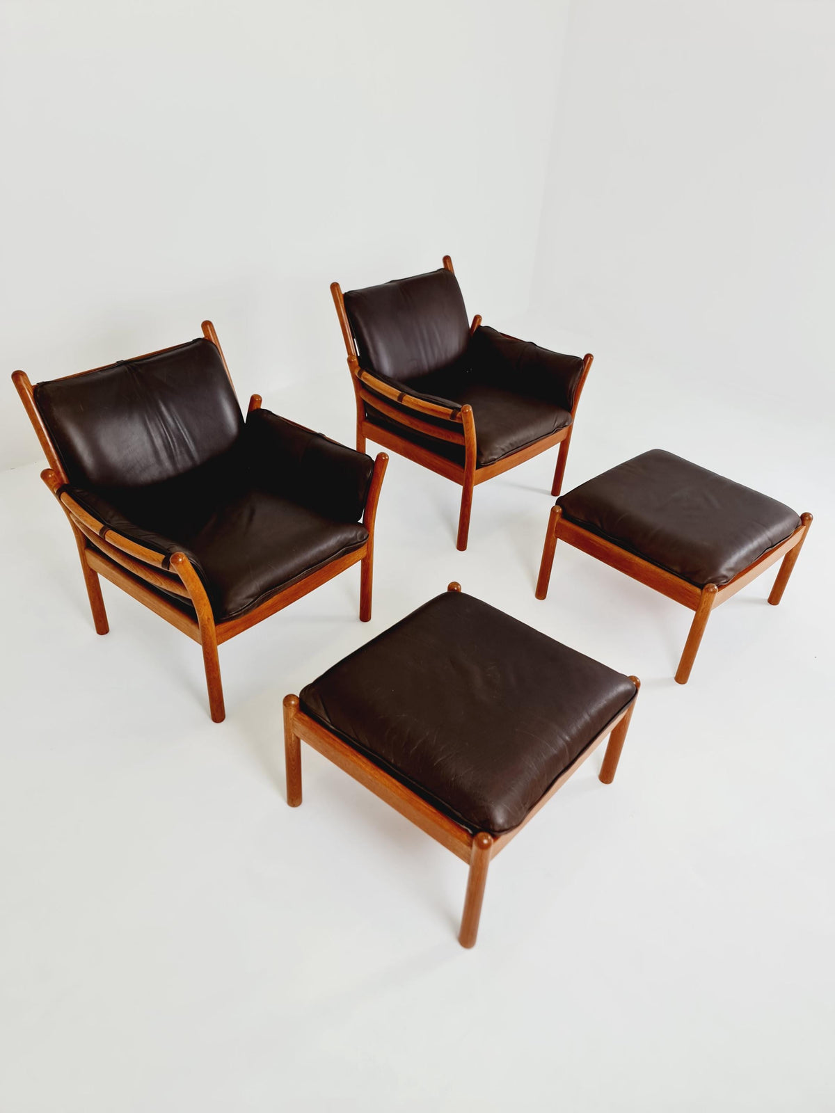 Mid century easy lounge chairs with ottoman by Illum Wikkelso 'Genius' For Silkborg Denamrk 1960s, Set of 2