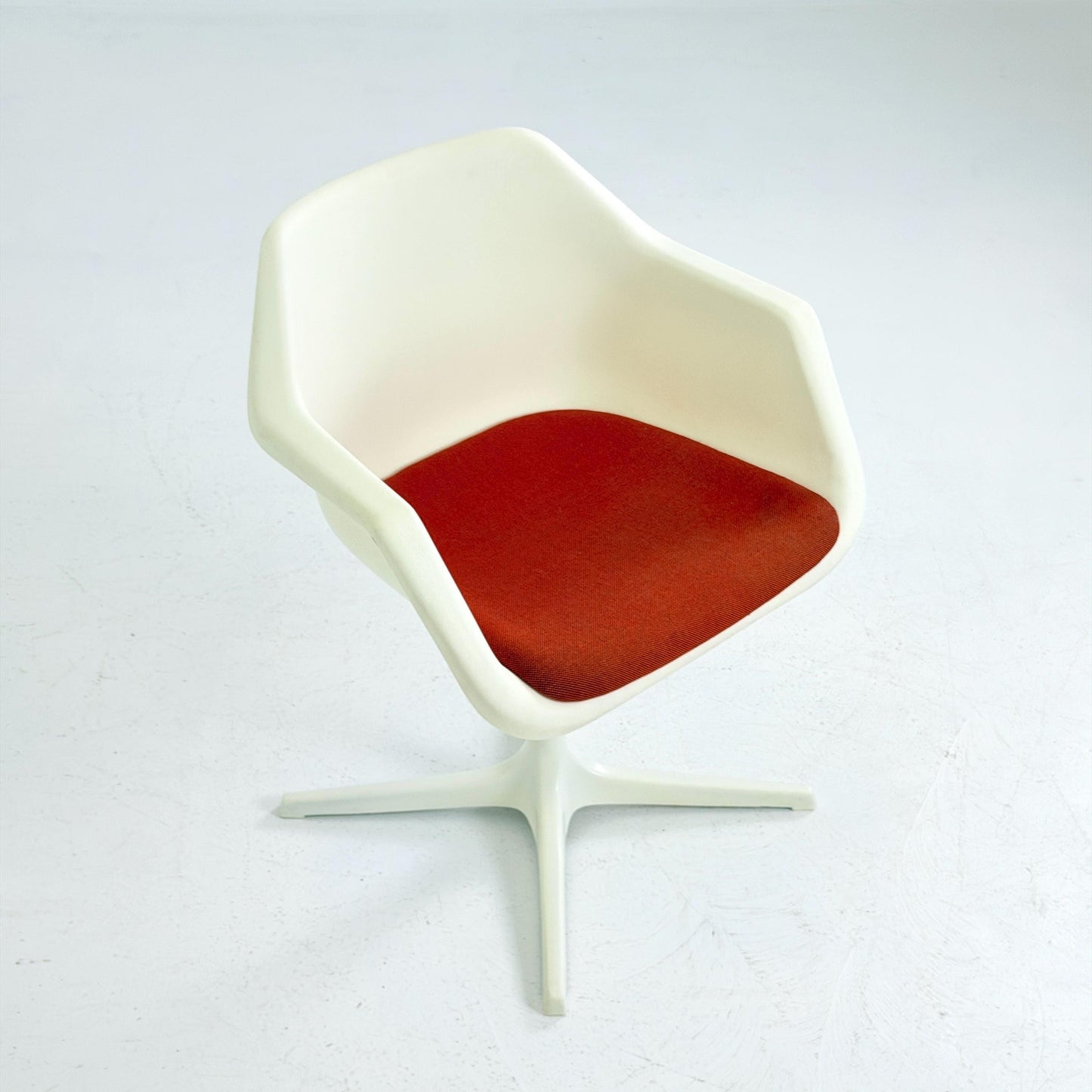 Mid-Century Space Age White Swivel Armchair by Robin Day for Hille, England, 1970s