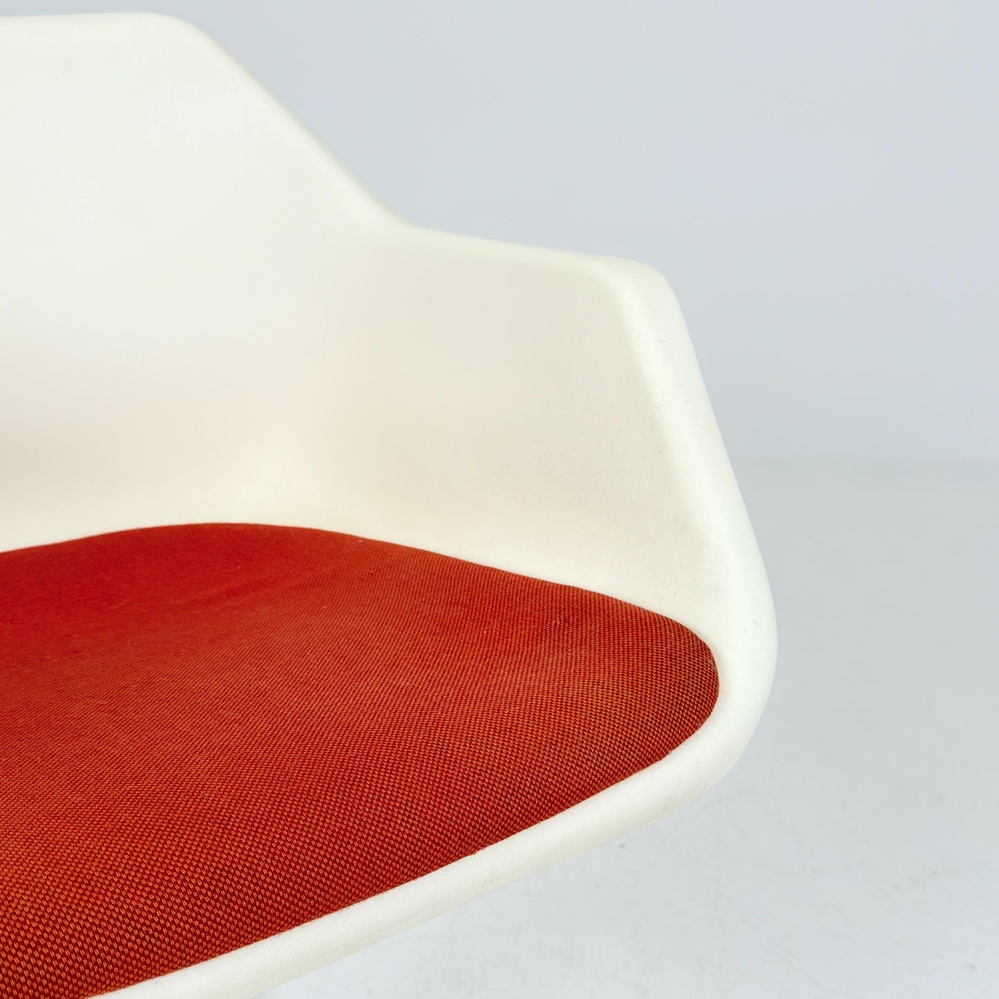 Mid-Century Space Age White Swivel Armchair by Robin Day for Hille, England, 1970s