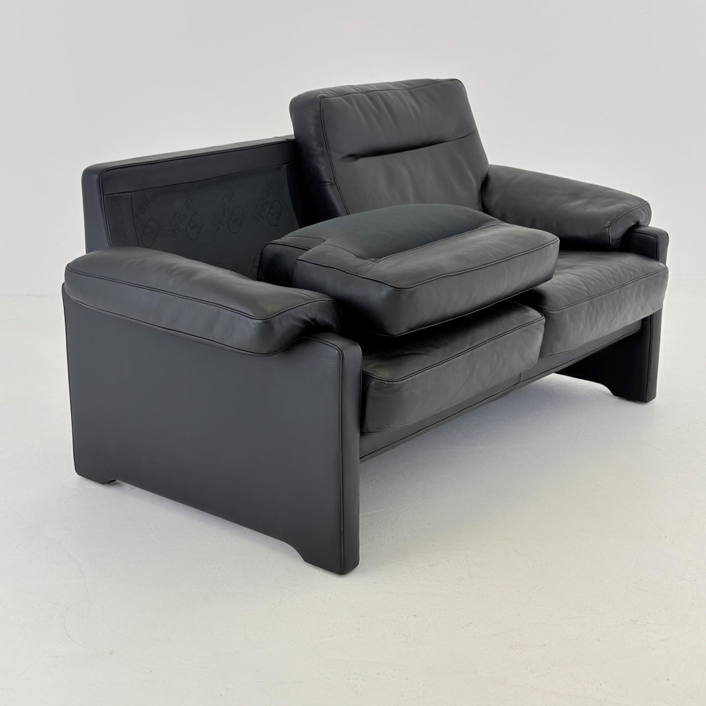 Mid century De Sede DS-70 Black Leather Two-Seater Sofa – Switzerlan 1990s