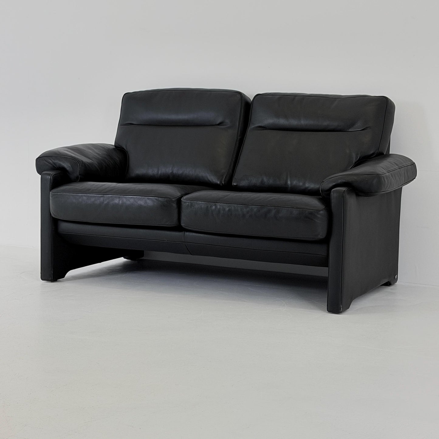 Mid century De Sede DS-70 Black Leather Two-Seater Sofa – Switzerlan 1990s