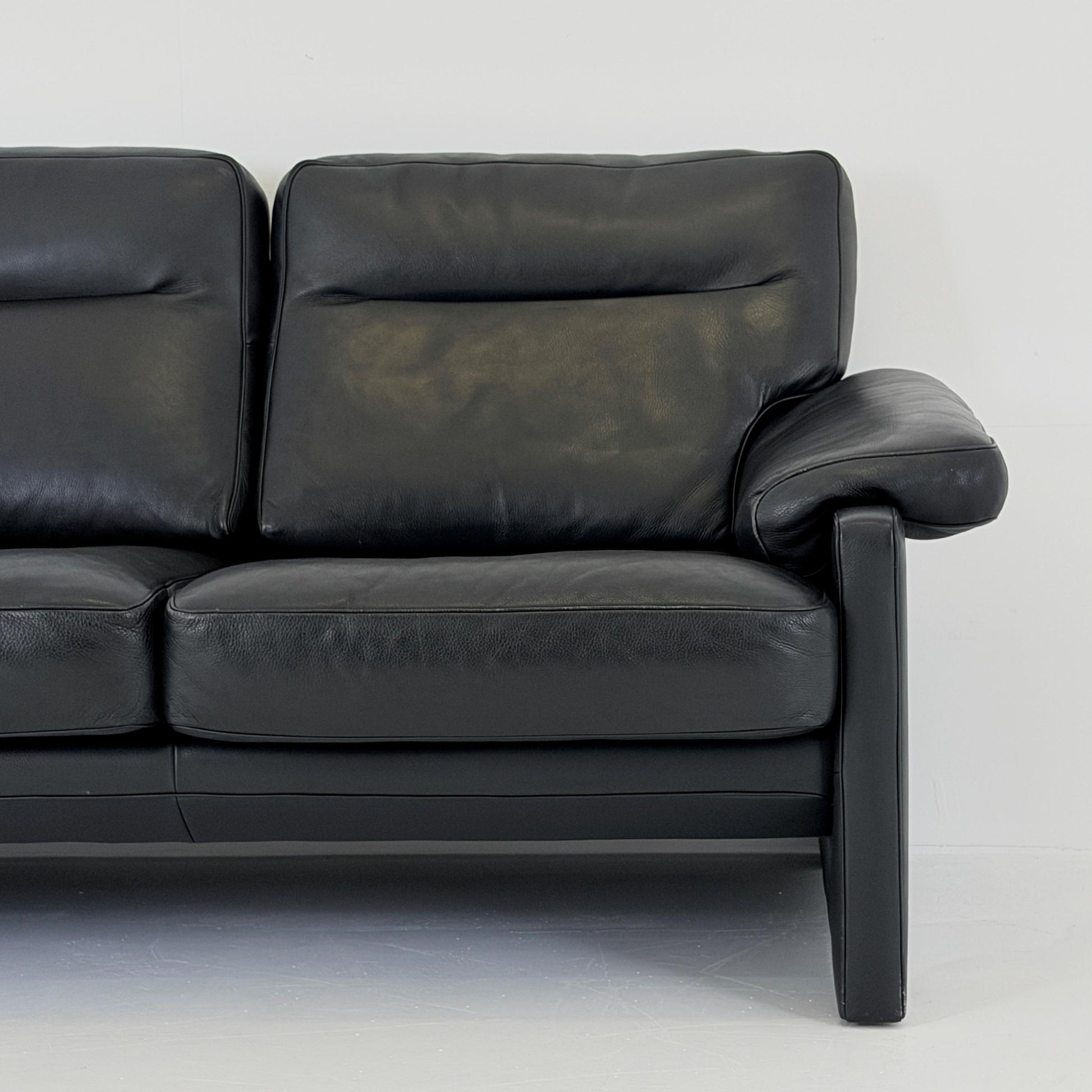 Mid century De Sede DS-70 Black Leather Two-Seater Sofa – Switzerlan 1990s