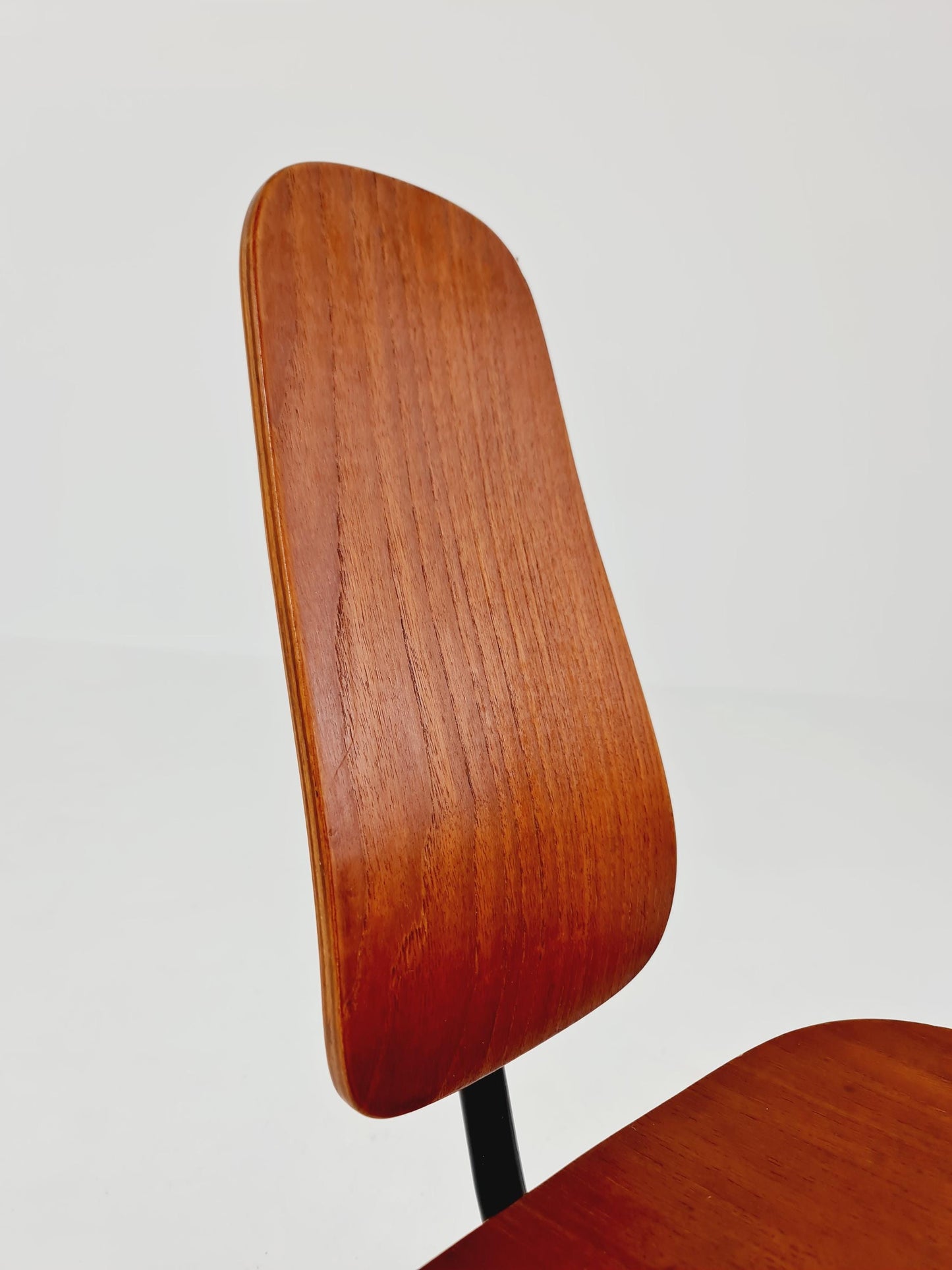 Vintage Mid Century German tripod Chair Teak by Mauser 1960s,