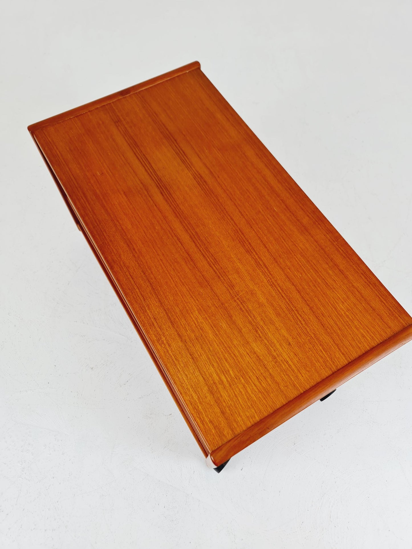 Vintage mid century danish sidetable in solid teak/nightstand By Dyrlund , 1960s