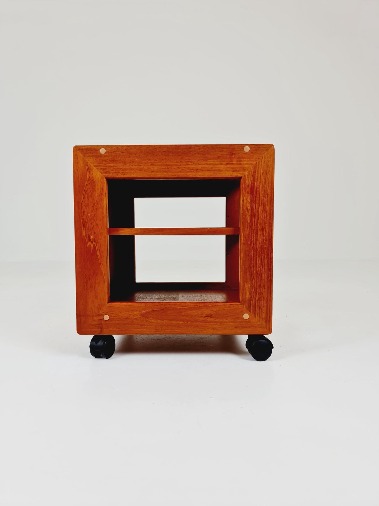 Vintage mid century danish sidetable in solid teak/nightstand By Dyrlund , 1960s