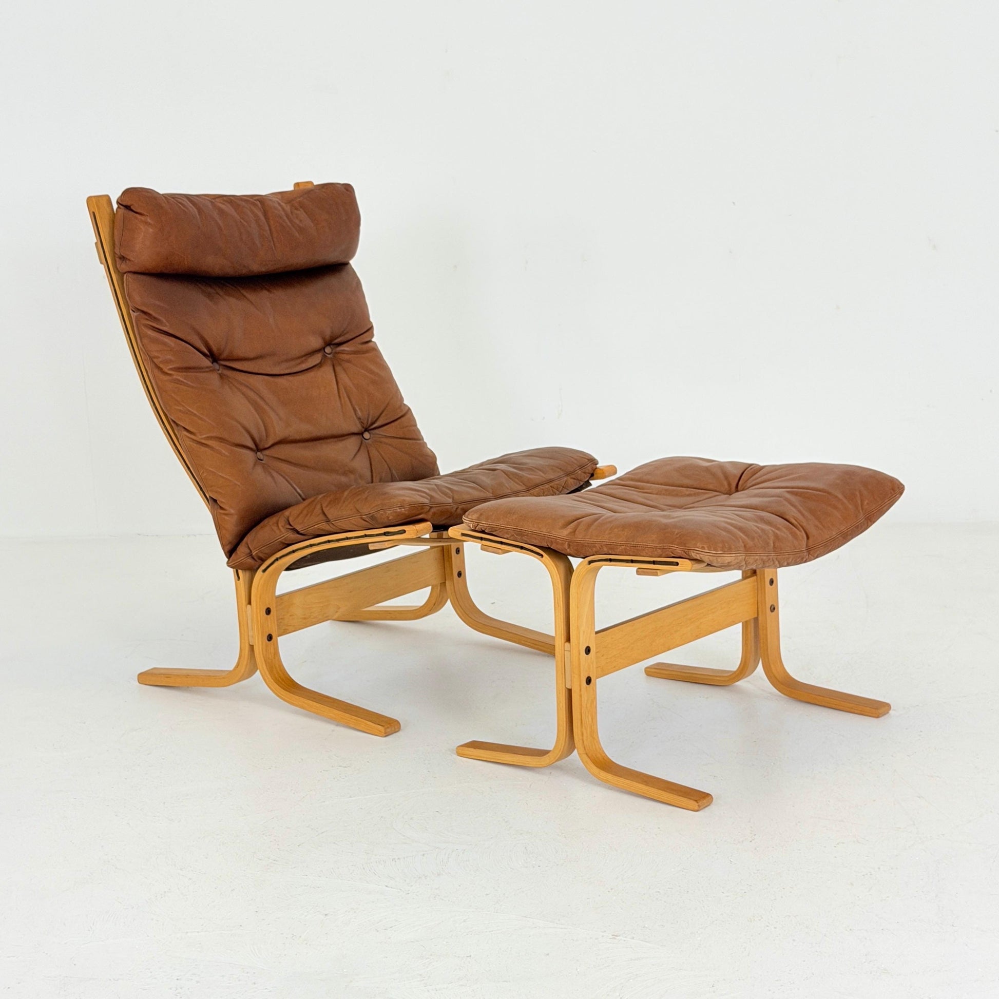 Set of 2 Mid-Century Siesta Lounge Chairs & Ottomans by Ingmar Relling for Westnofa, Norway, 1960s