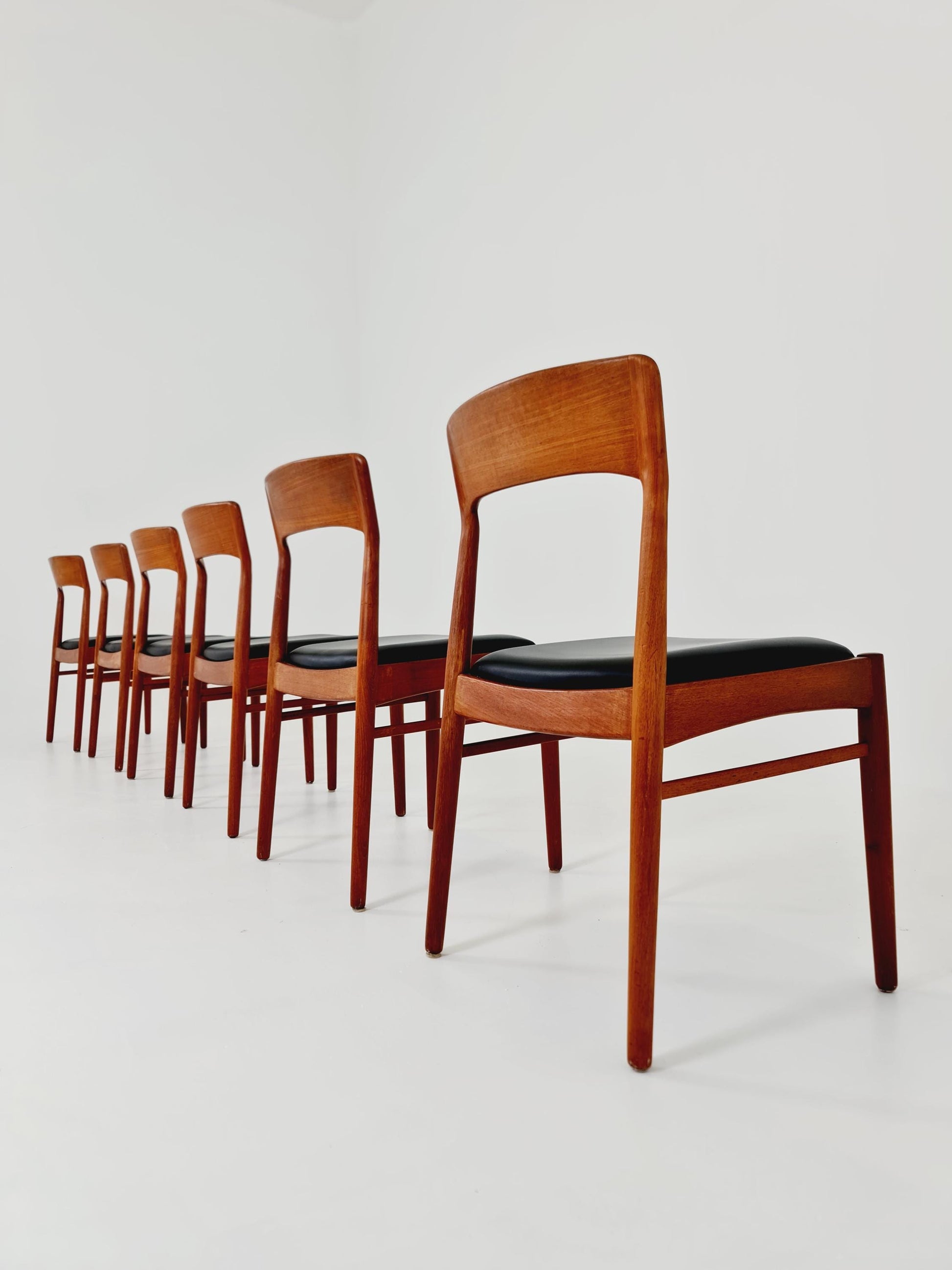 Mid Century Dansih Teak and Leather chair by Henning kaernulf , 1960s Set of 6