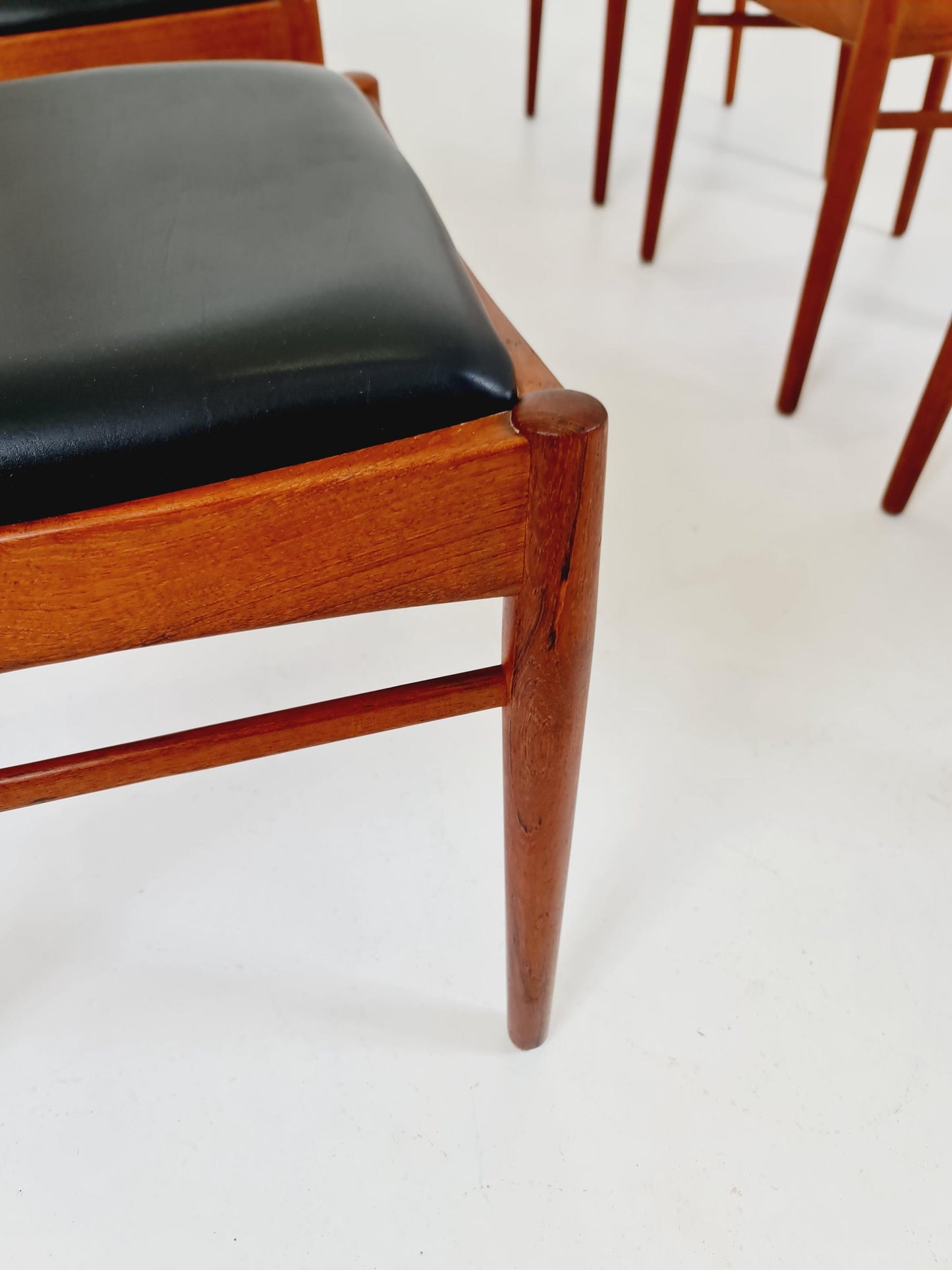 Mid Century Dansih Teak and Leather chair by Henning kaernulf , 1960s Set of 6